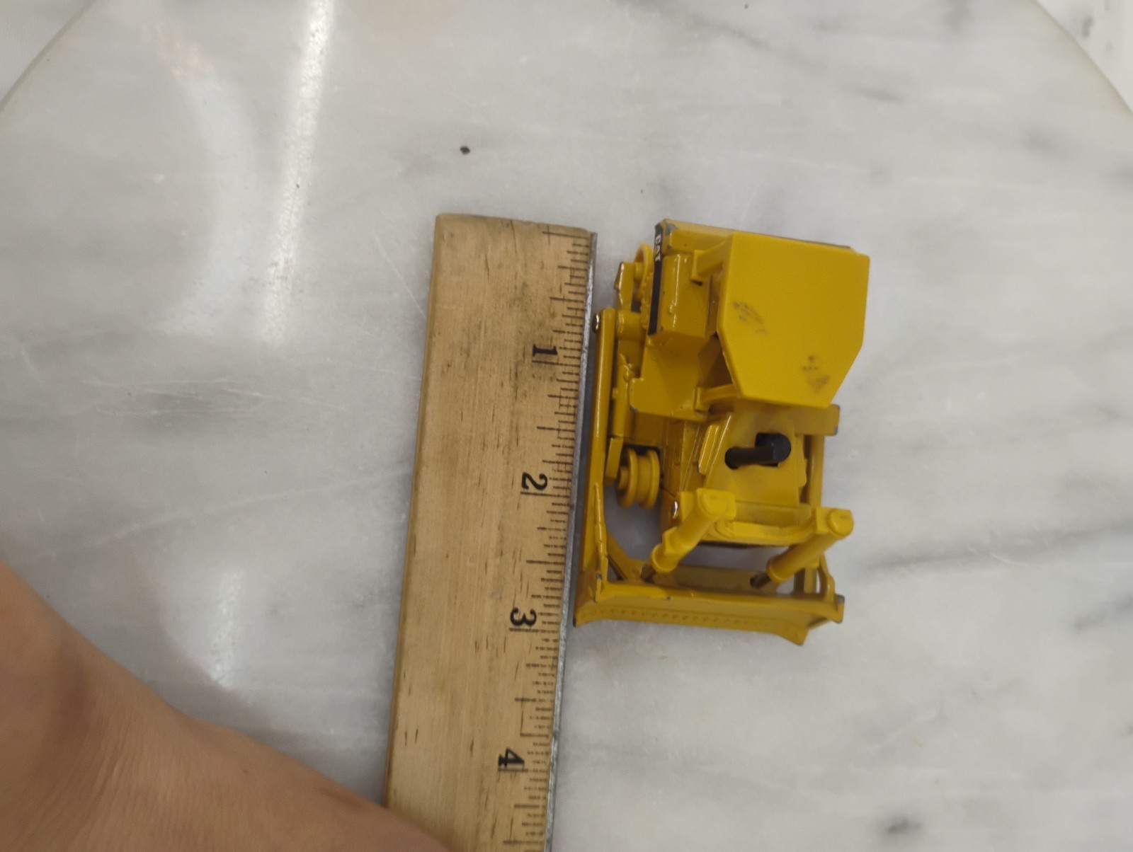 1 ERTL INTERNATIONAL TD20 SERIES E CRAWLER, VINTAGE CONSTRUCTION TOY DIE CAST
