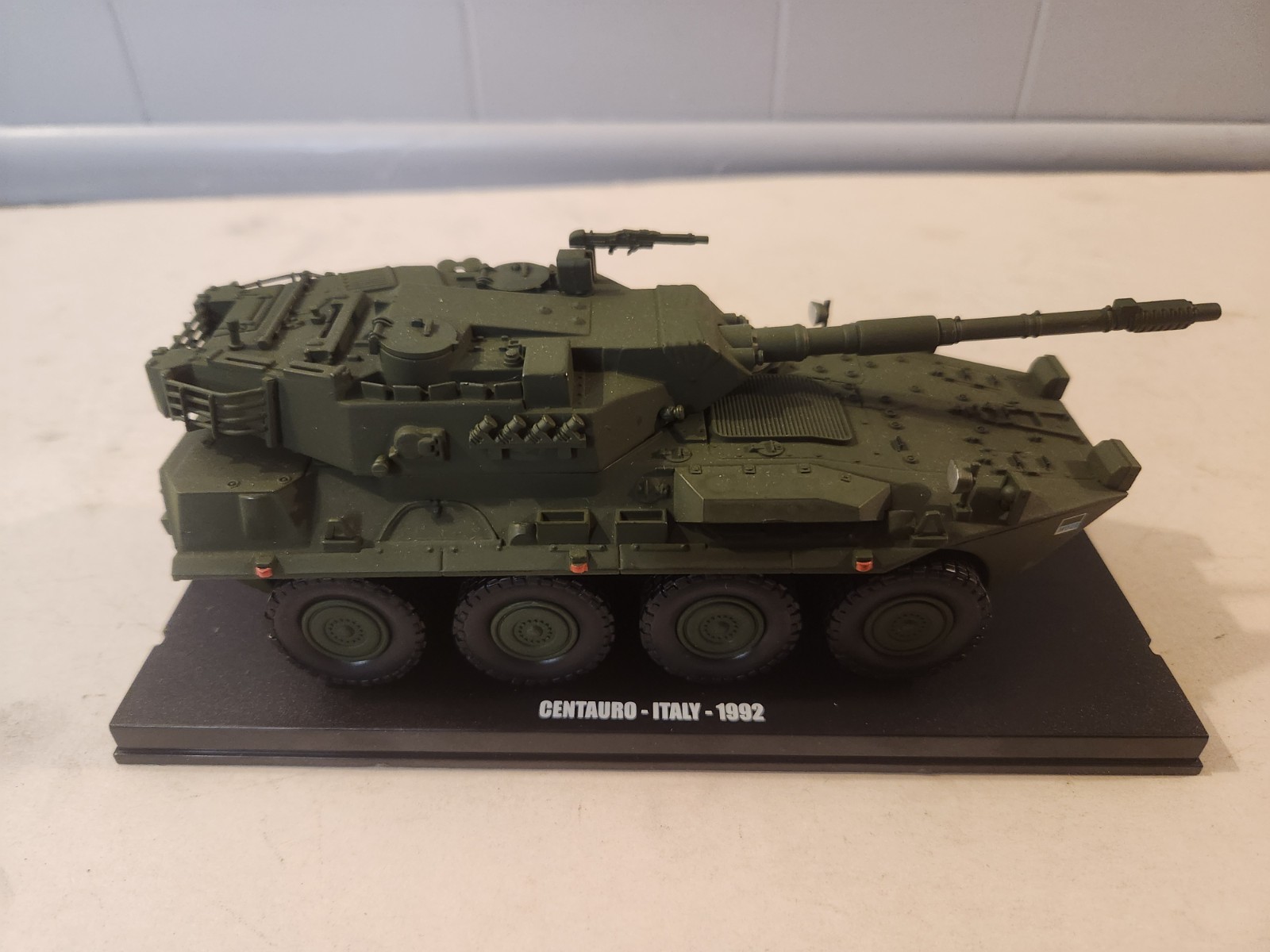 DeAgostini 1:43 Military Vehicles B1 Centauro Tank Destroyer Diecast Model