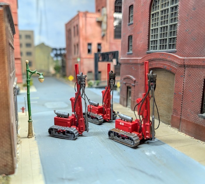 Custom Built 1/87 HO Scale Hydraulic Tracked Drill Rigs. 3D Printed Resin Models