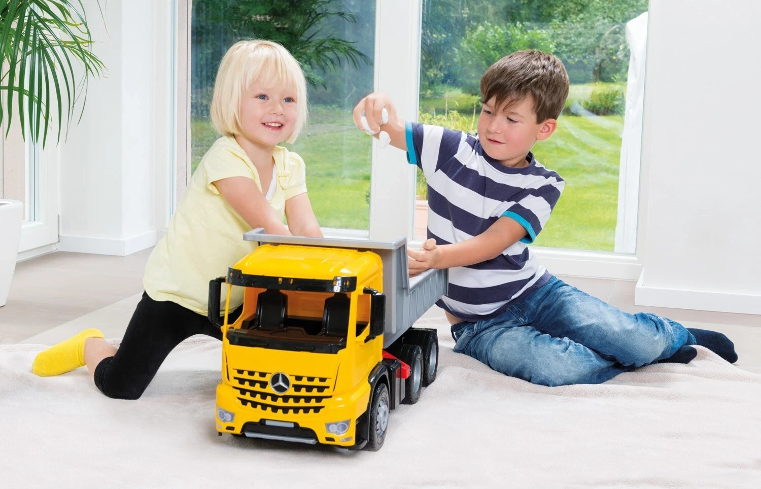 LENA Toy Dump Truck XL GIGA TRUCKS Mercedes Arocs Replica and Lockable Tipper