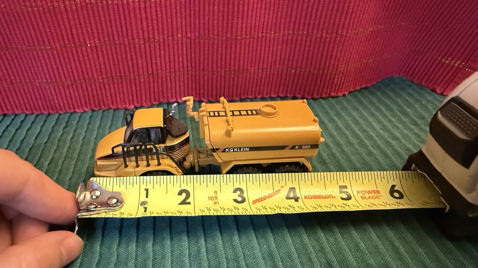 Norscot CAT Caterpillar Truck with Klein K-500 Water Tank 1:87 Die Cast Diecast