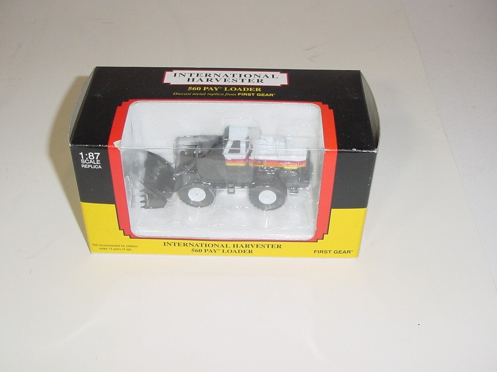 1:87 INTERNATIONAL HARVESTER Sunrise Mining 560 Pay Loader by FG (80-0315) NIB!