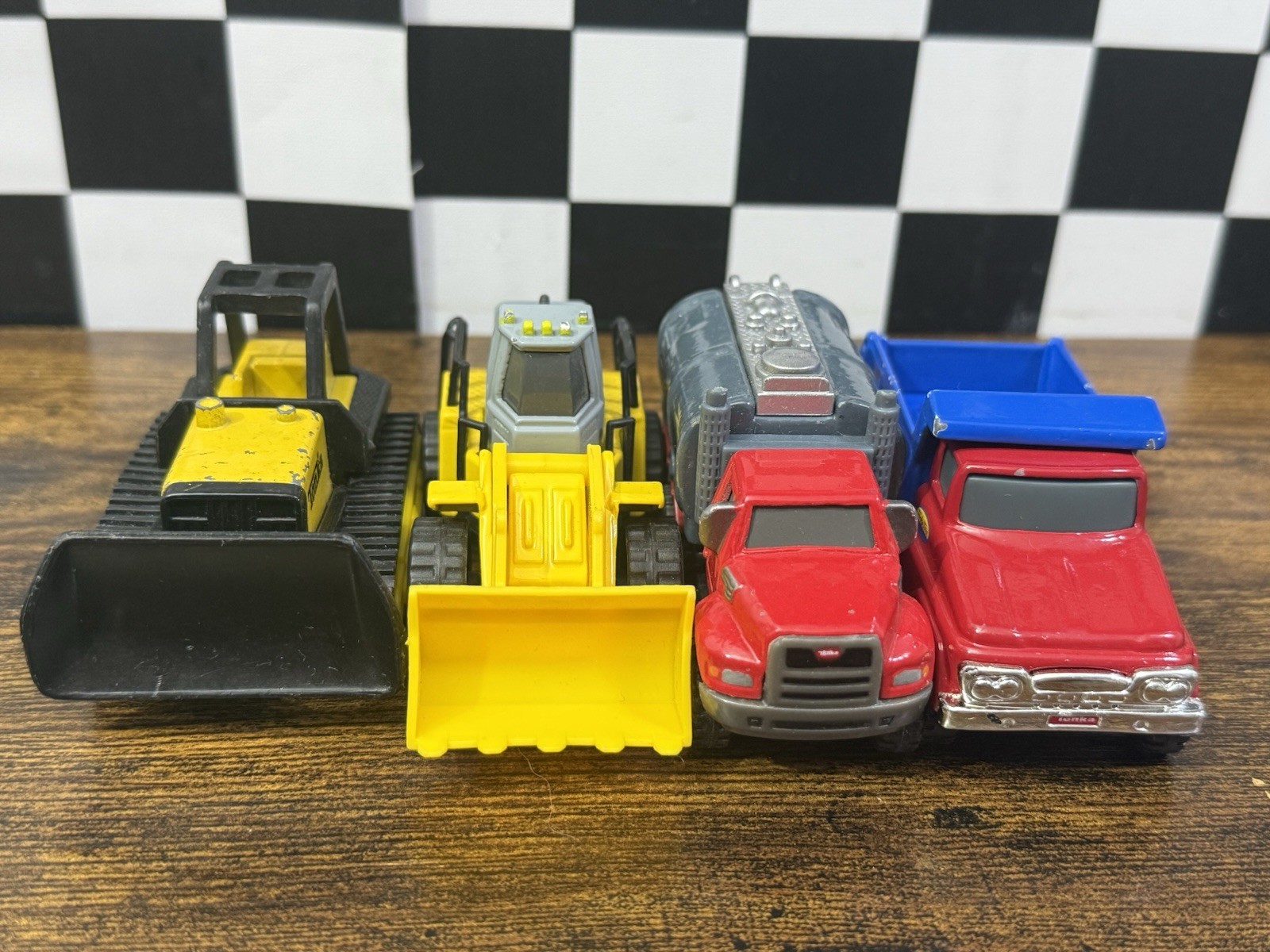 Diecast Funrise Tonka Metal Dump Truck, Front loader, Tanker, Bulldozer
