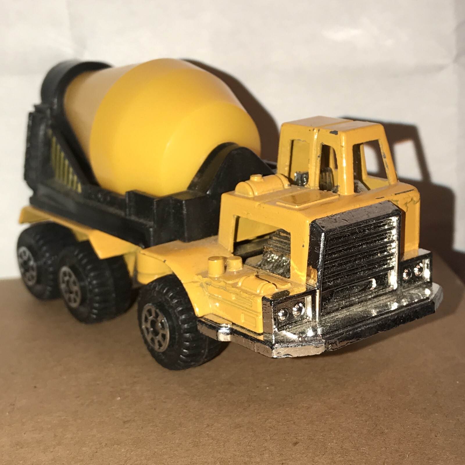 TOOTSIE TOY Construction Equipment Cement Mixer Truck Yellow 4″ Diecast