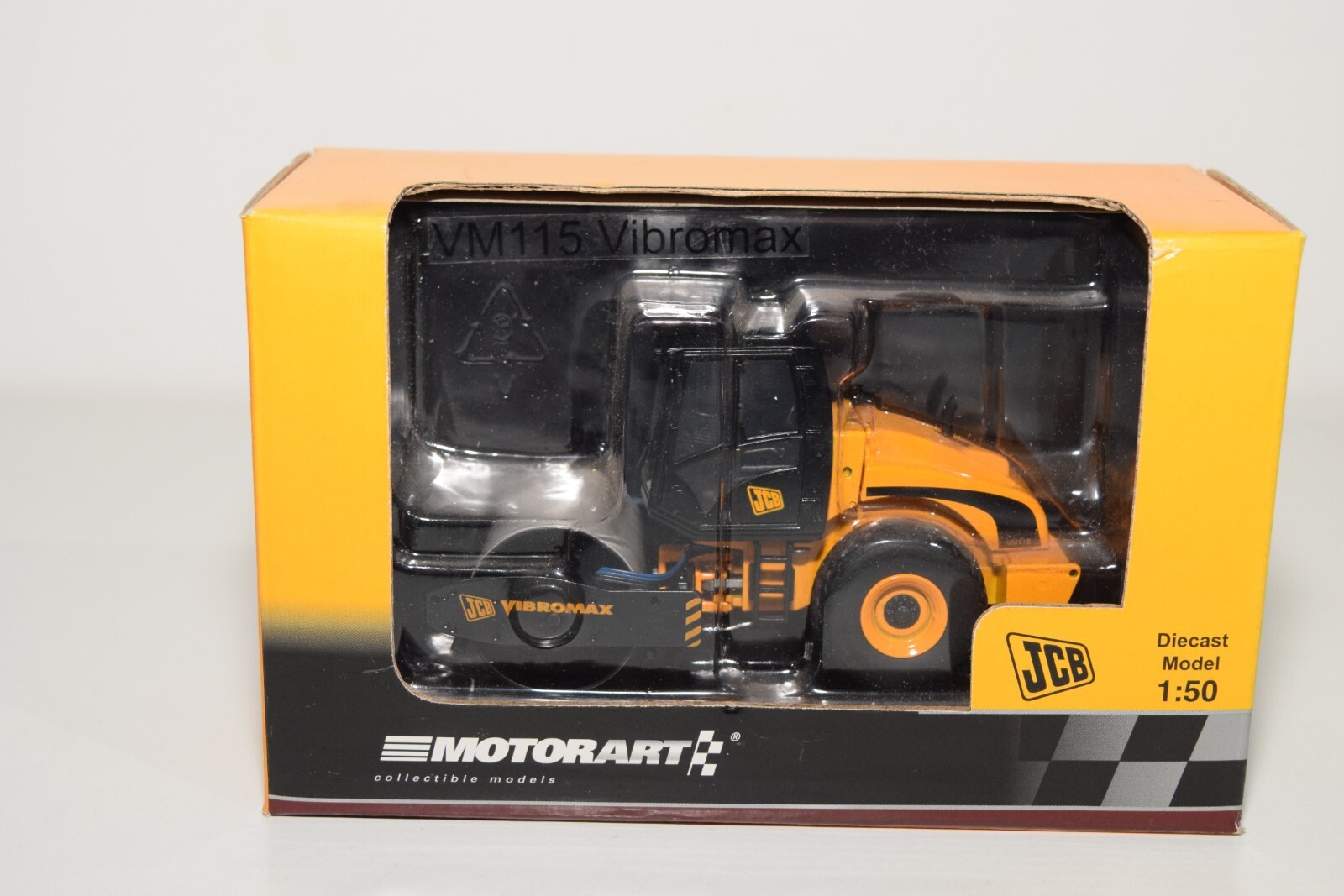 B4 1:50 MOTORART 13384 JCB VIBRAX VM115 VM 115 ROLLER MIB 2