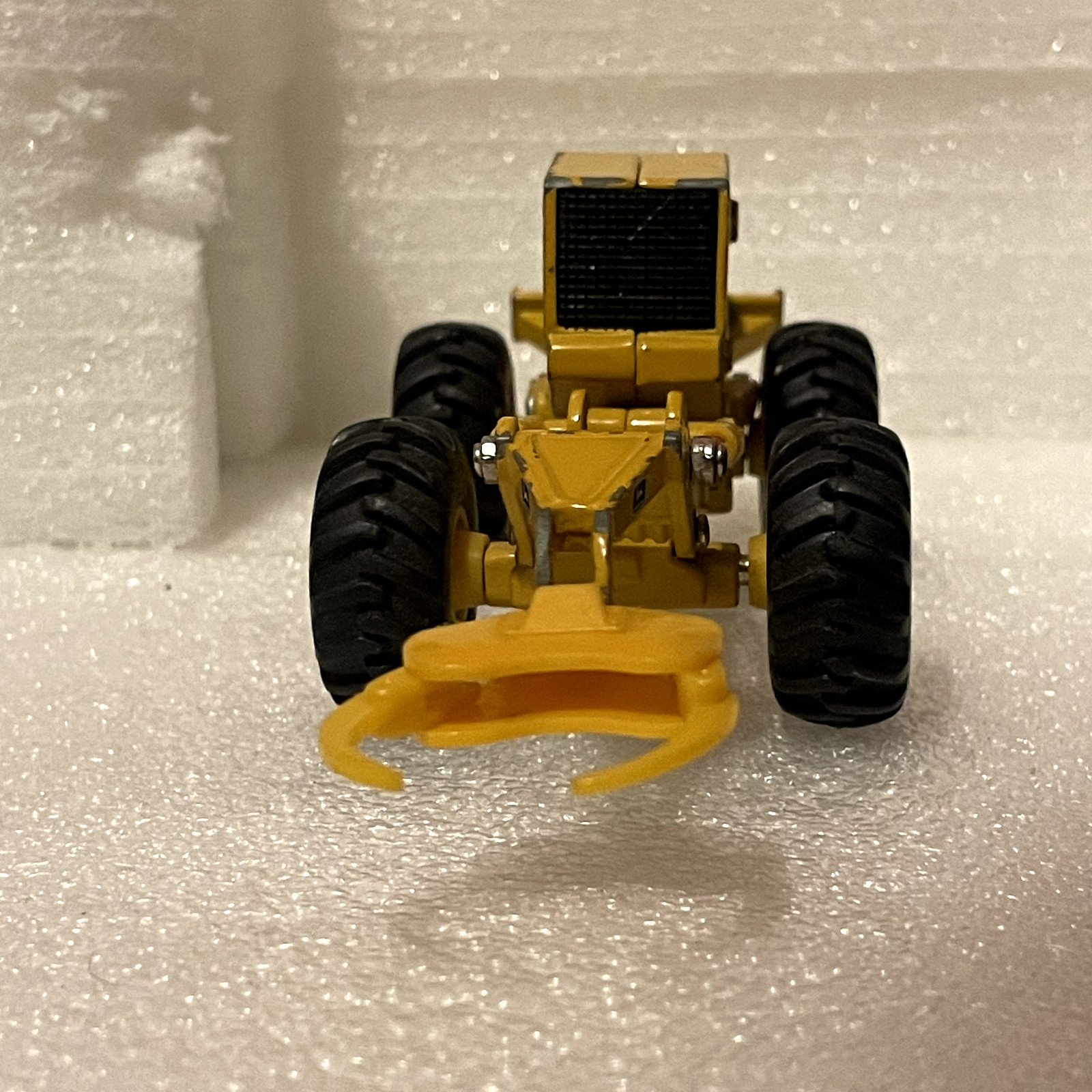 vintage 1/64 John Deere 648G Log Skidder rare yellow