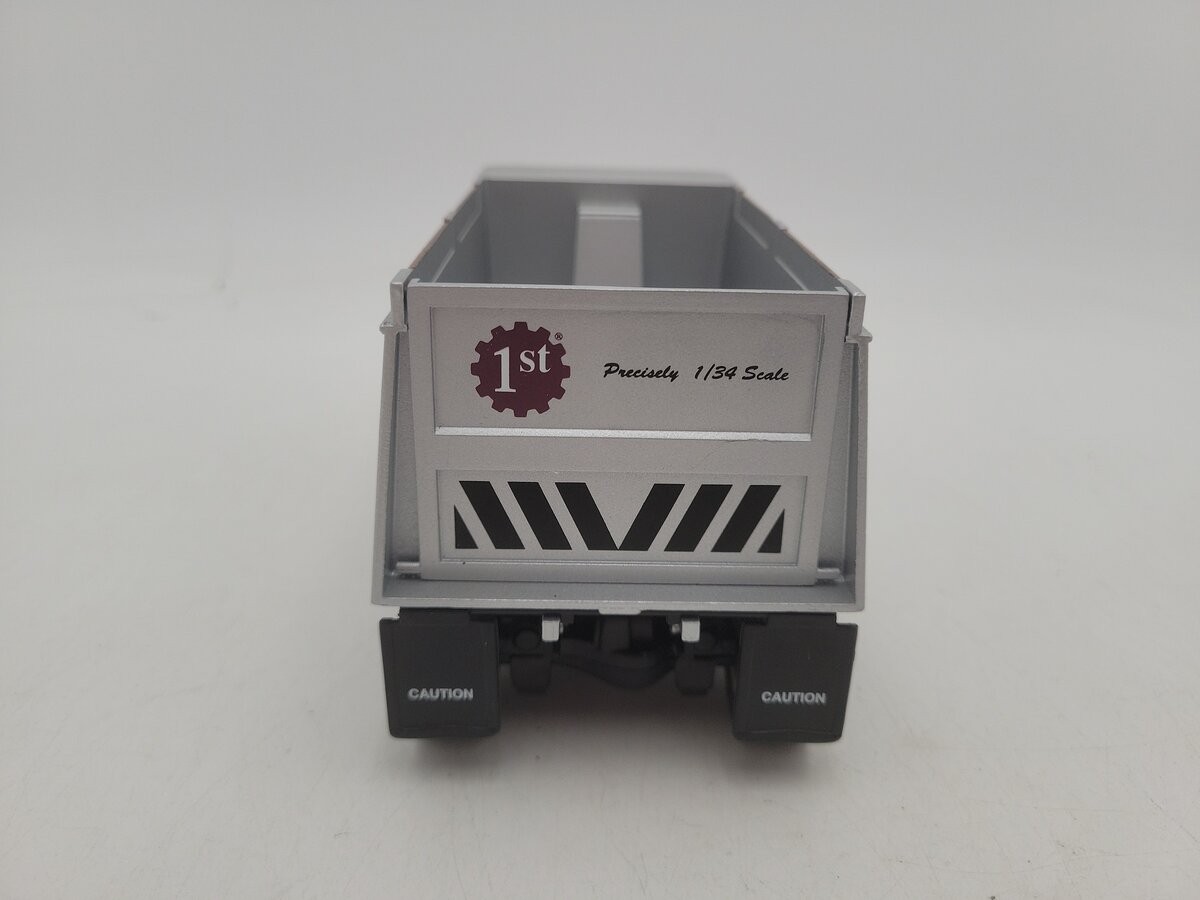 First Gear 19-0008 1:34 Scale 1960 Model B-61 Mack Dump Truck EX/Box