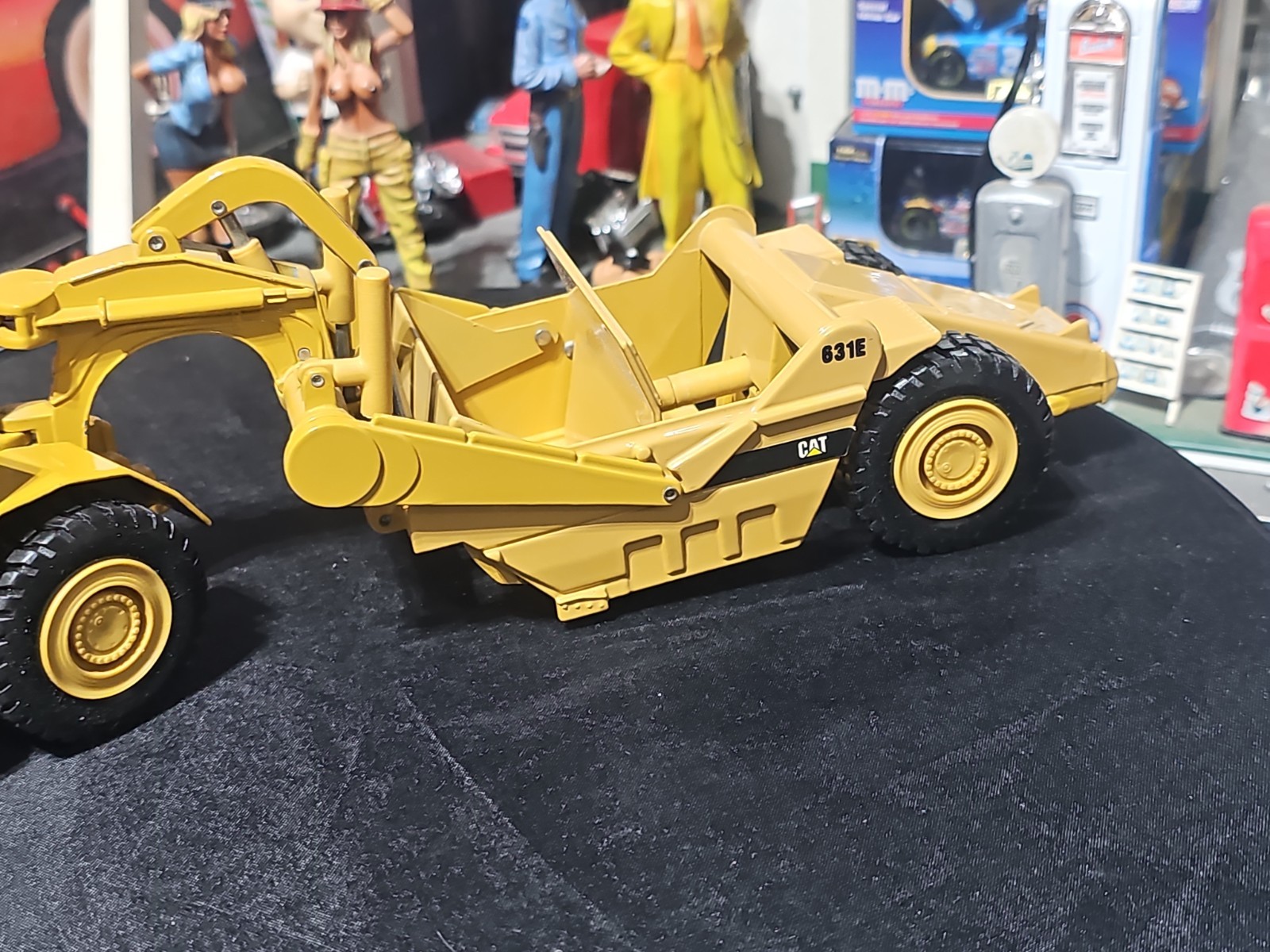 Vintage ERTL 1/50 Caterpillar Wheel Tractor SCRAPER Diecast Metal CAT 631E