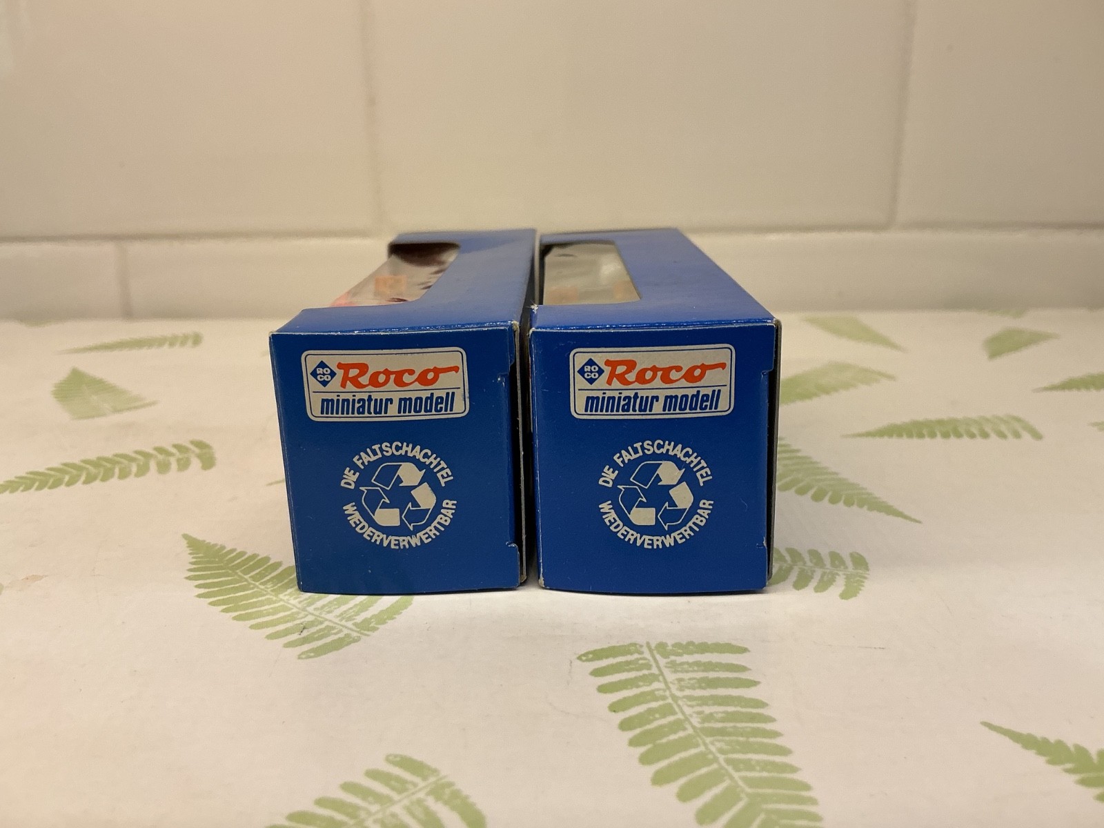 2ct Lot Roco 1:87 HO 1710 & 1712 1970’s Dodge Pickup and Tow Truck Wrecker