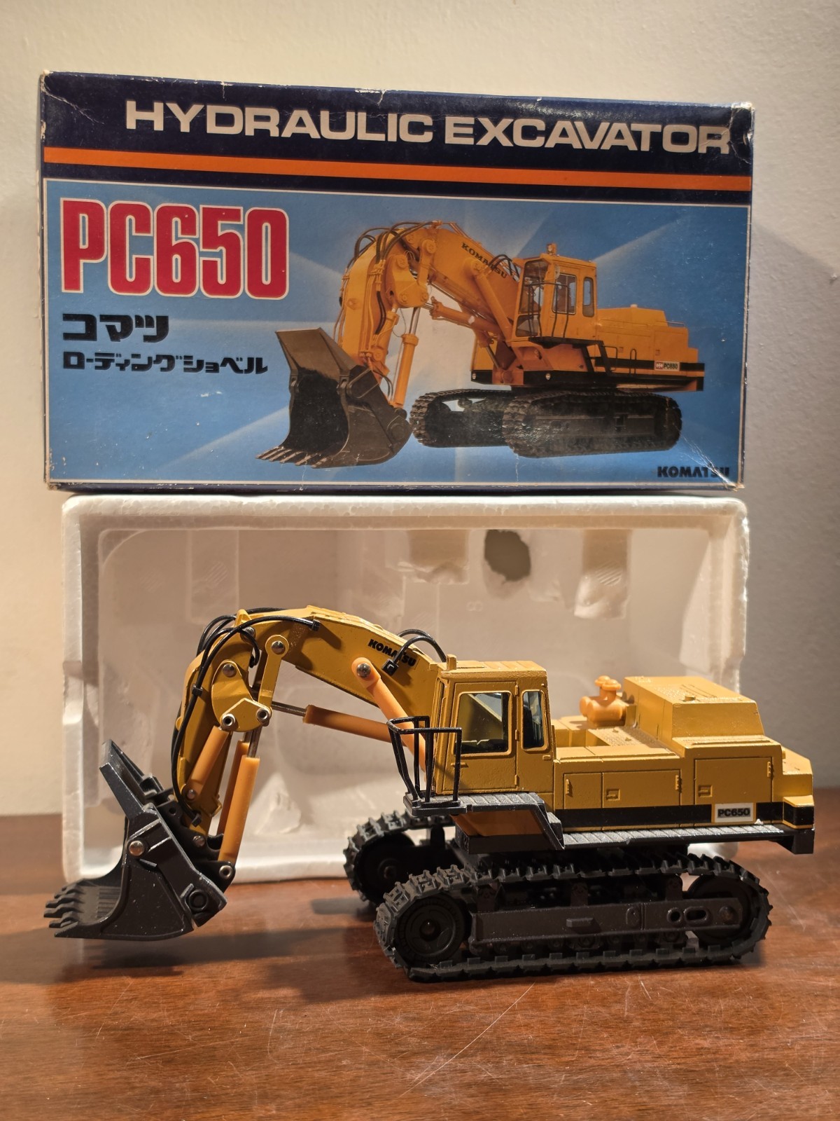 W/ BOX SHINSEI 614 Komatsu PC650 Loading Shovel Diecast 1:50 Scale Japan