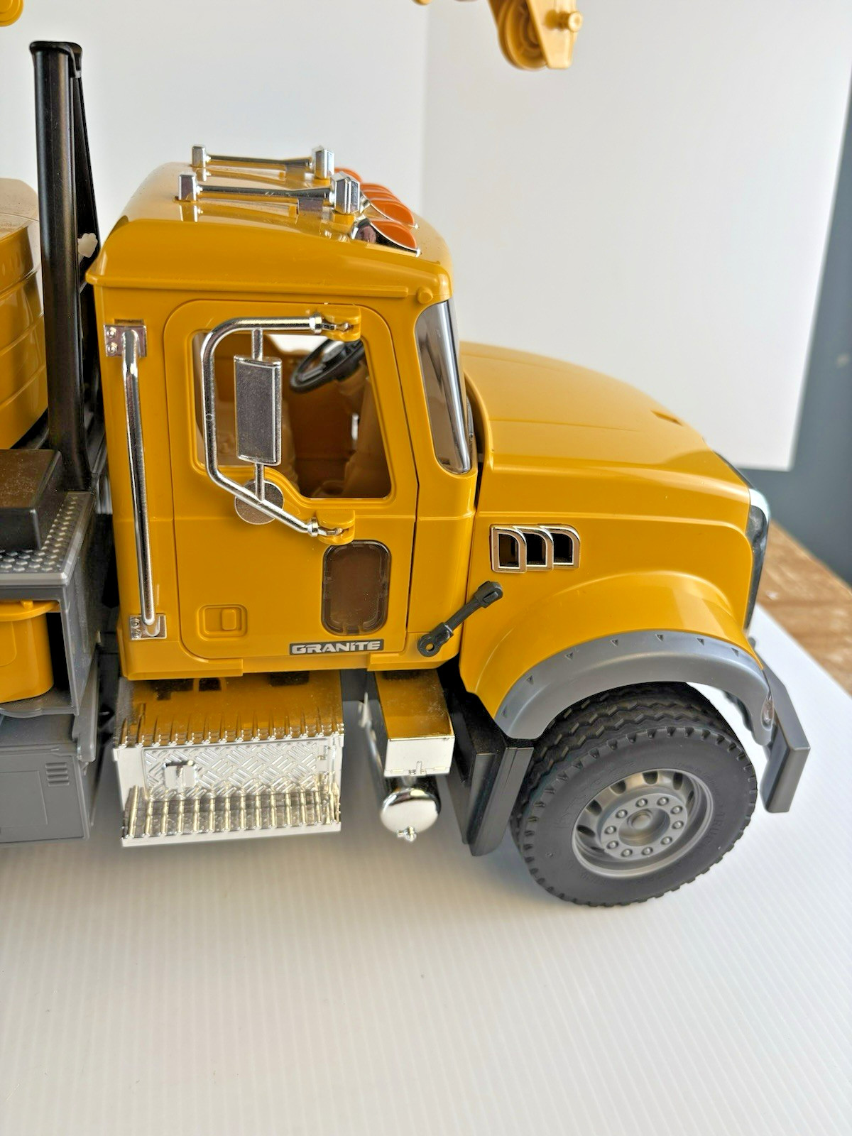 Bruder Mack Granite Liebherr Crane Truck 1:16 Scale 25 Inch Complete Working