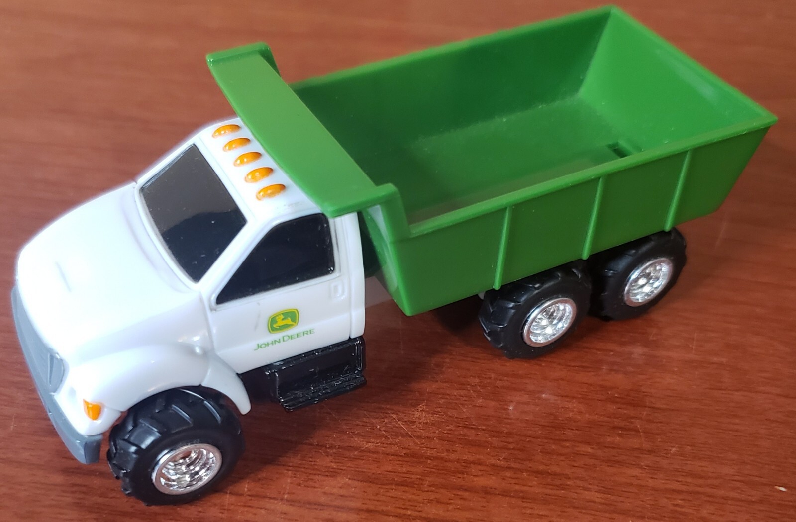 1990s The ERTL John Deere Dump Truck