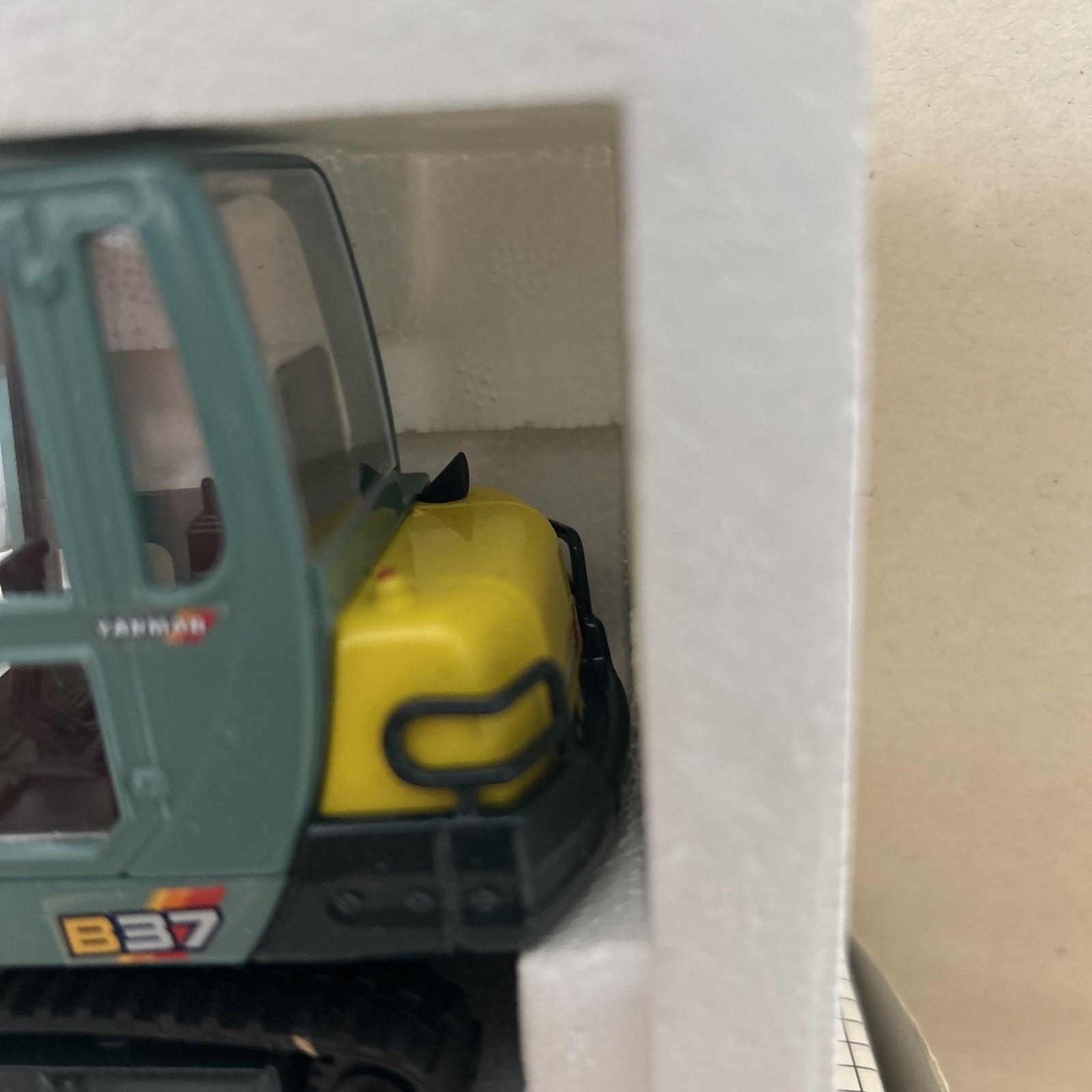 Ammann-Yanmar B37 Compact Excavator – Joal 1:32 Scale Diecast Model #193 Newbox9