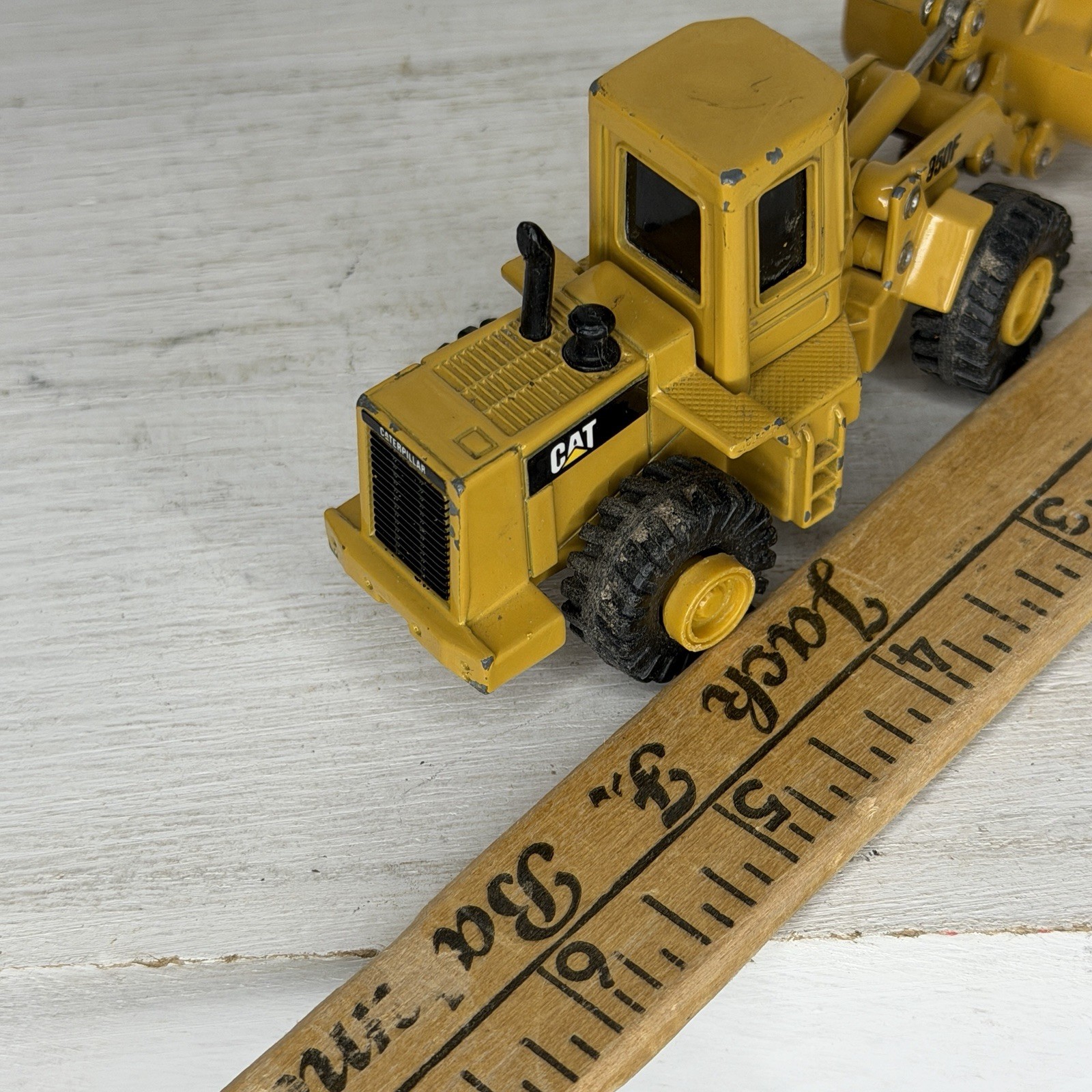 Vintage ETRL 1998 CAT 950F Wheel Loader 1:64 Scale Die Cast GC