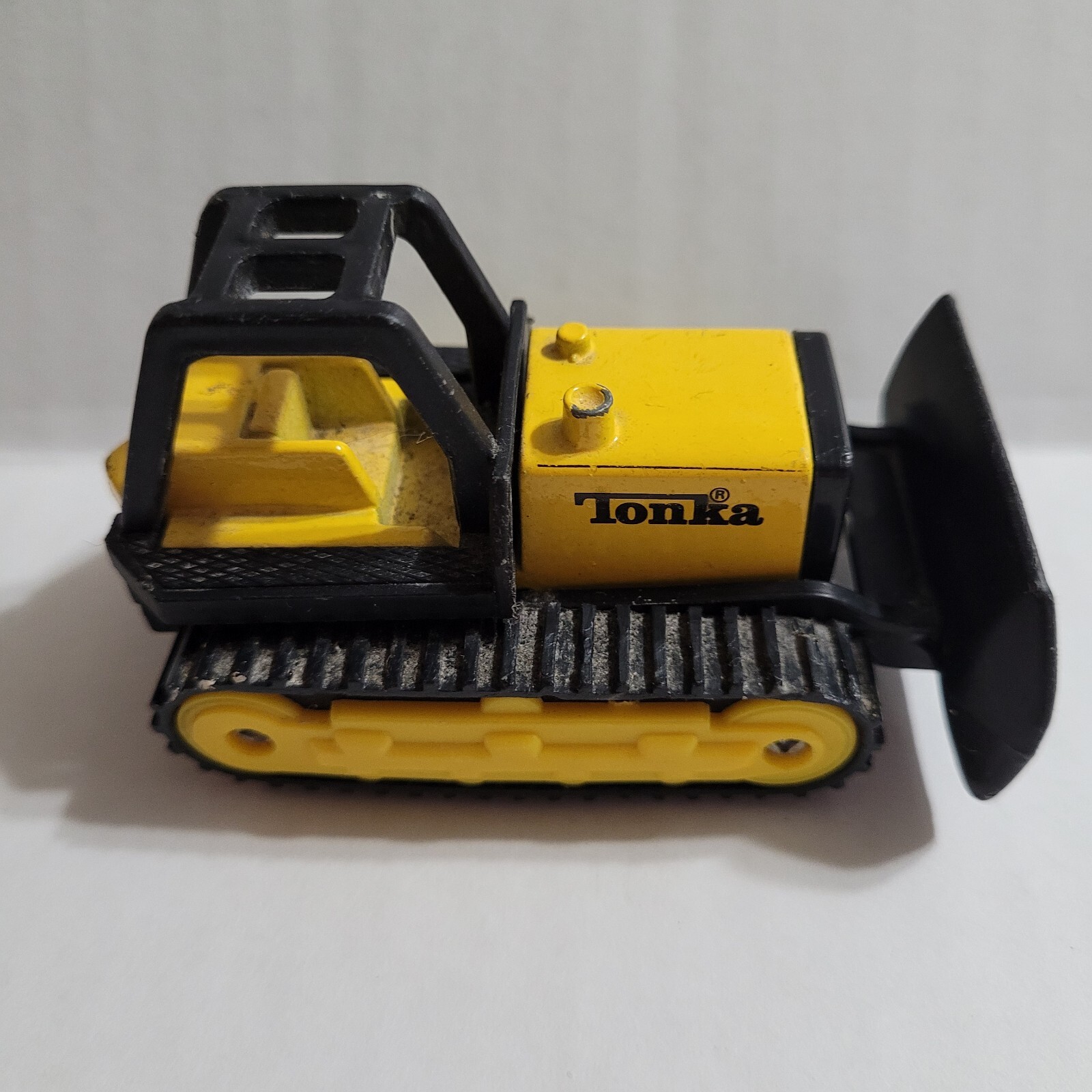 TONKA Construction Bulldozers & Front End Loader (Lot of 3) 1:64 Scale Diecast