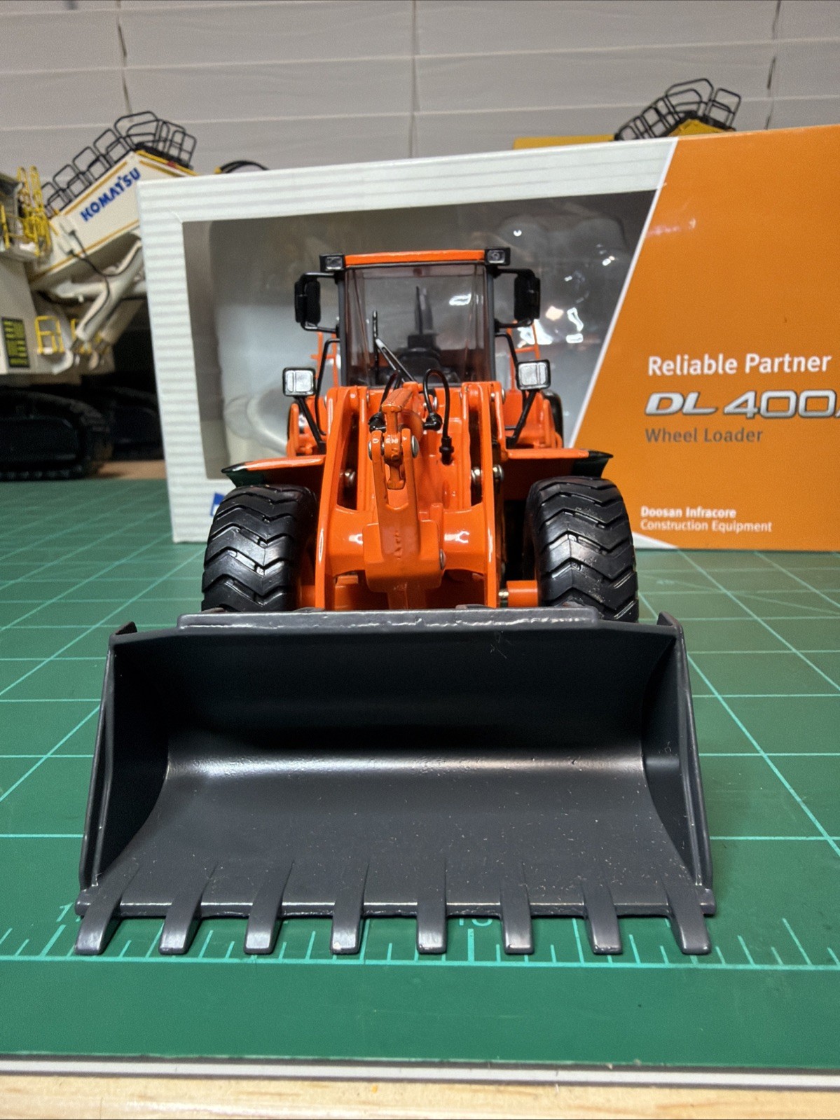 Doosan DL400A Wheel Loader Diecast