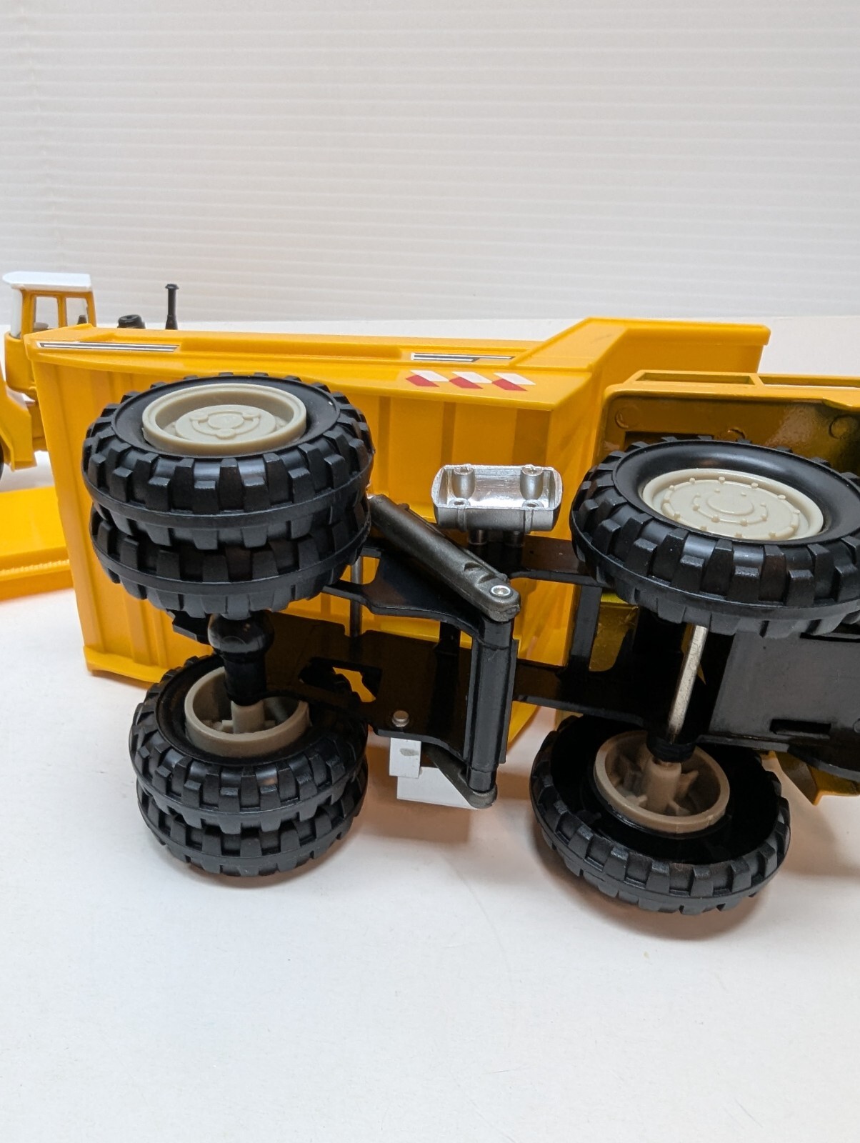 LOT OF 18 Construction Toys Trucks Men at Work Sign Rocks Steel Rolls Toy Set