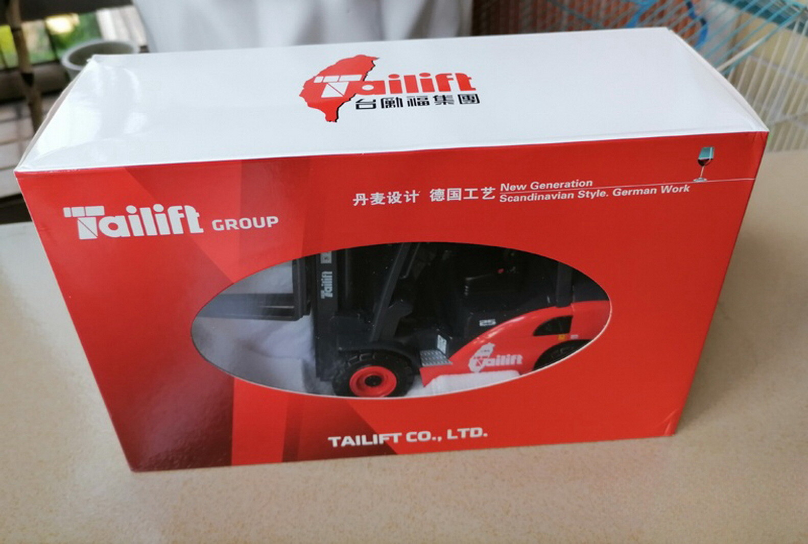 1/20 Scale Tailift 25 Forklift Fork Lift Truck Diecast Model Toy NIB