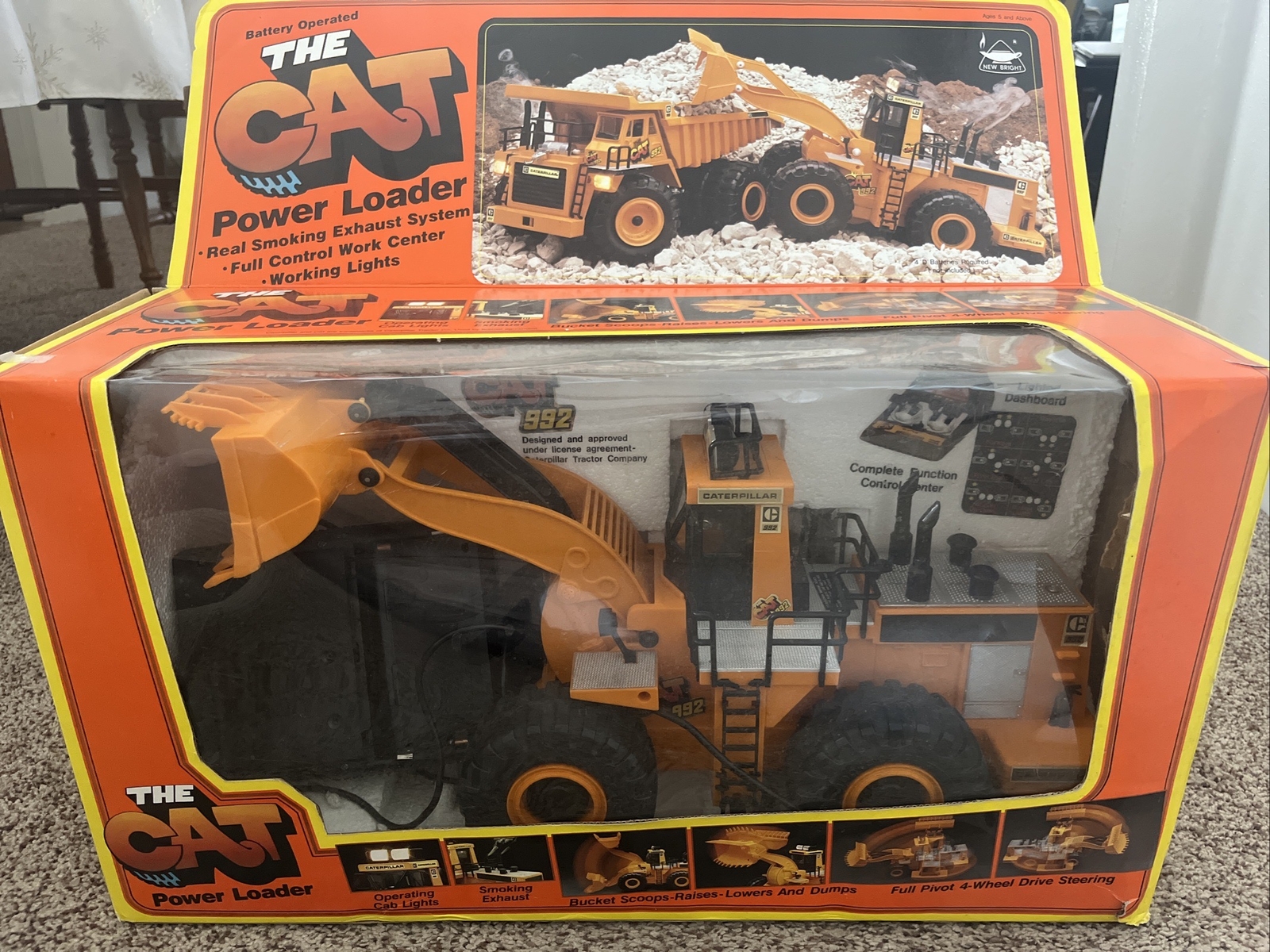 New Bright The Cat 992 Power Loader Tractor W Remote Vintage 1986, Never Used!
