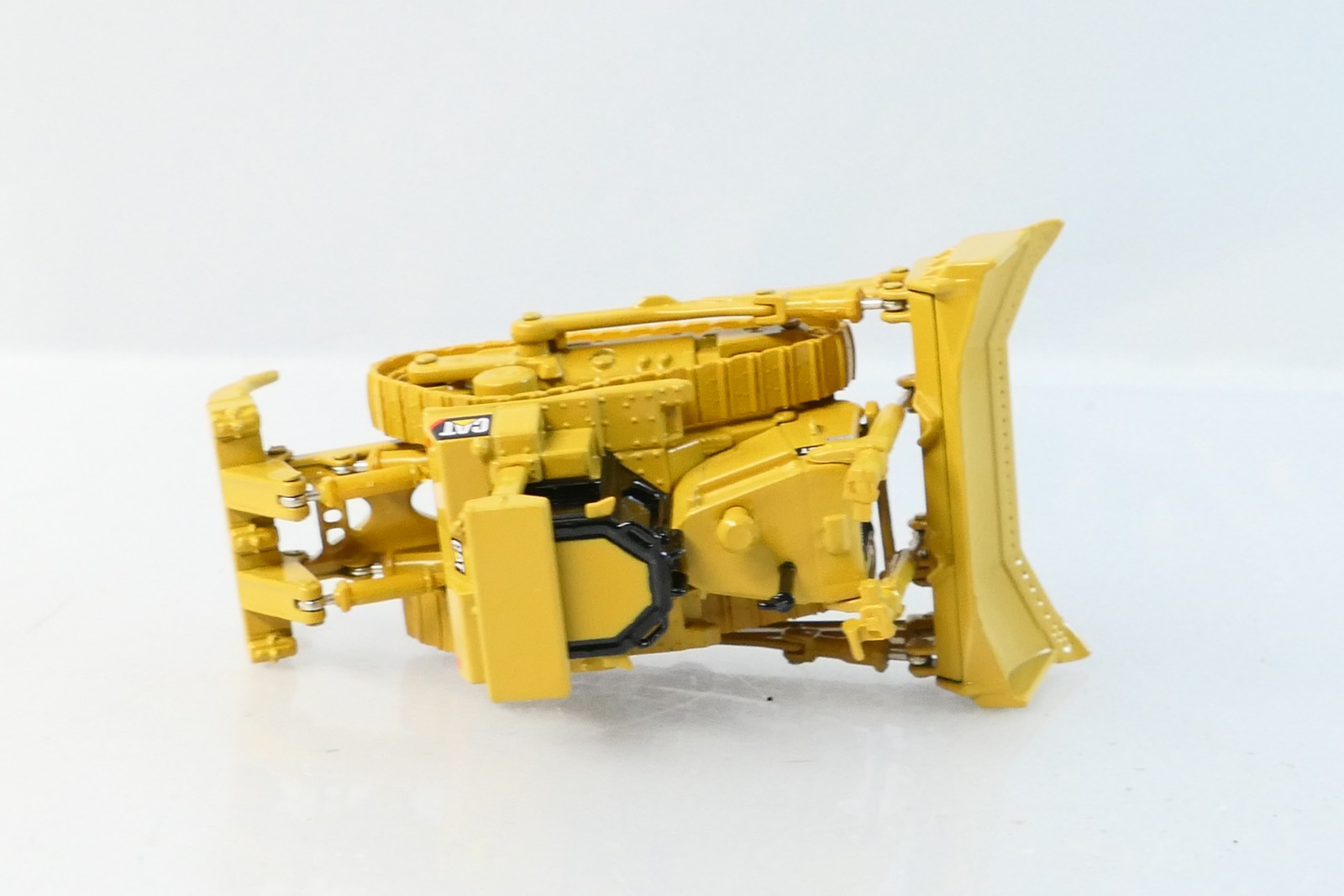 Norset 55209 HO Scale Vehicle D9T Cat Dozer