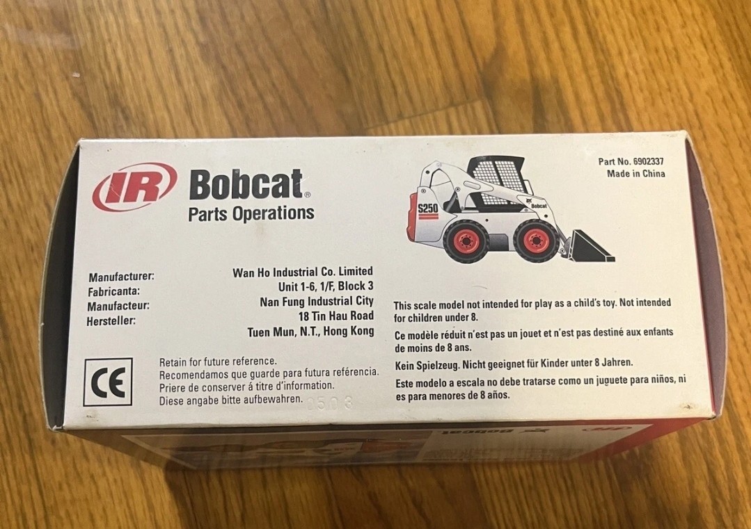 BOBCAT S250 Skid-Steer Loader 1:25 Scale Diecast Metal Collectible Equipment