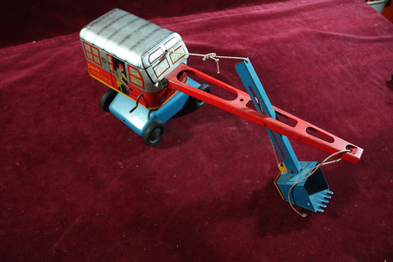 * VINTAGE WYANDOTTE STURDY CONSTRUCTION CO. TIN PRESSED STEEL TOY STEAM SHOVEL *