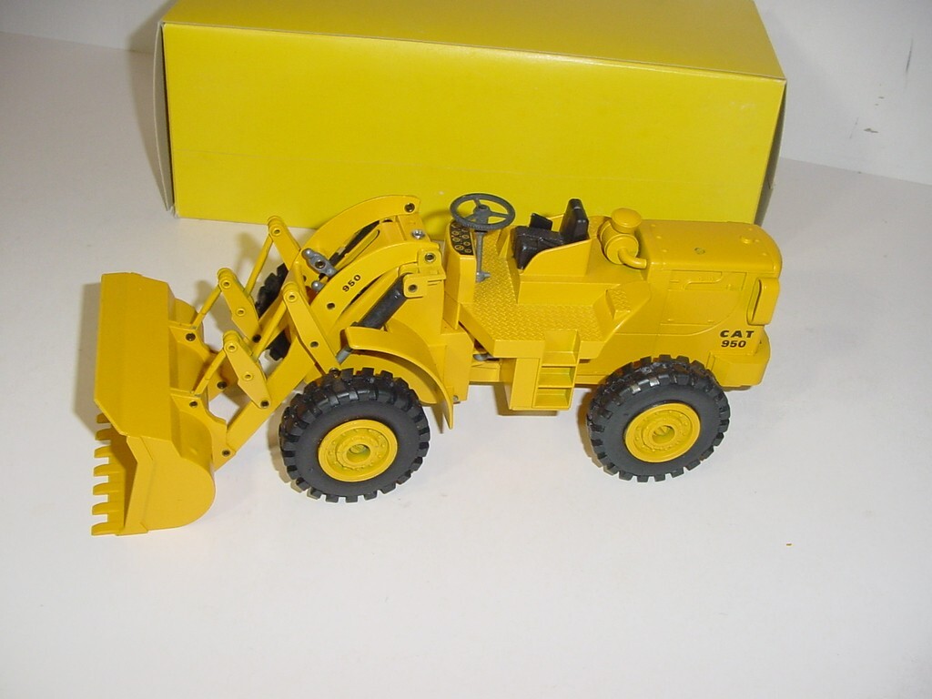1/24 Vintage Diecast CAT 950 Wheel Loader Traxcavator by Conrad W/Box! Near Mint