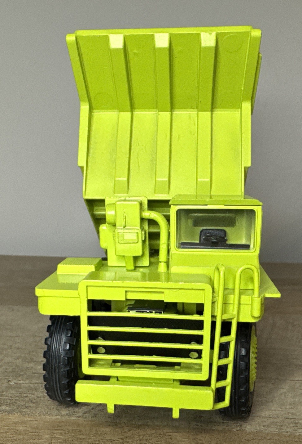 CONRAD 1:50 2761 EUCLID EUC R-35 KIPPER TIPPER DUMP TRUCK IN OVP