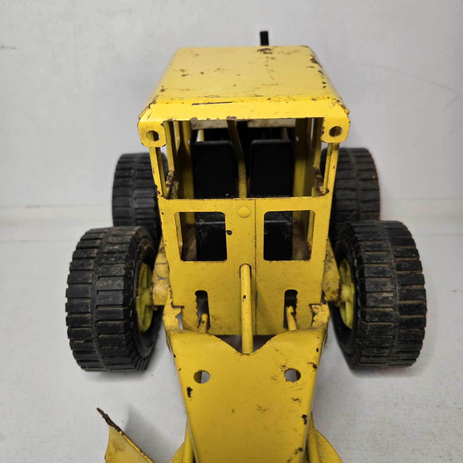 Tonka Roader Grader 1969/70 USED Condition 17 Inches Long Real Rubber Tires