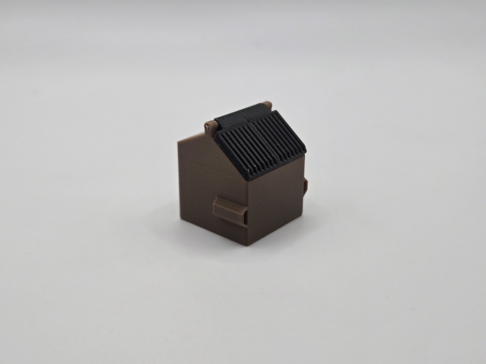 1/87 Scale 8 Yard Dumpster in Brown