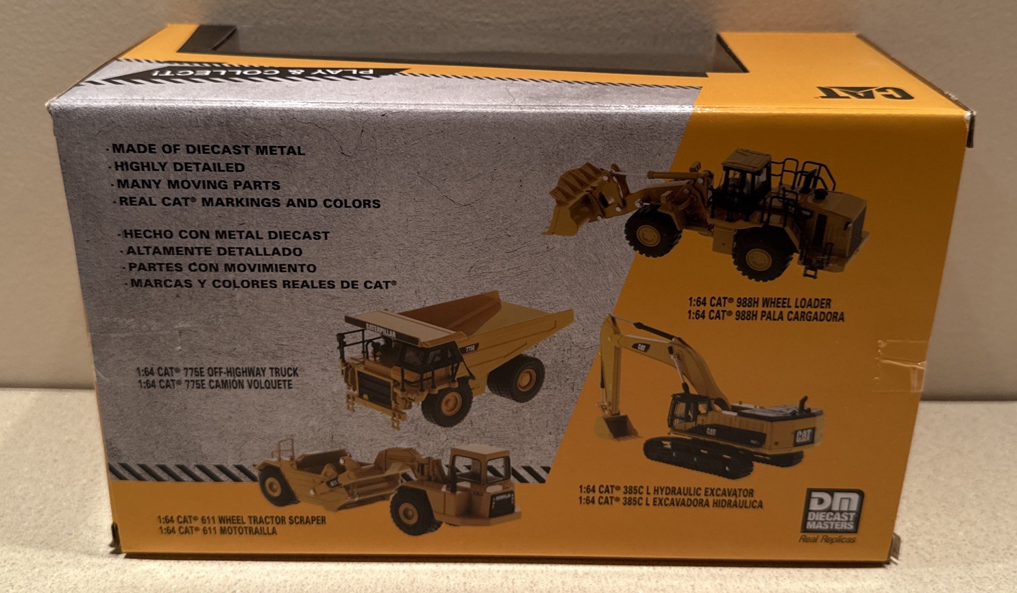 CAT 611 Wheel Tractor Scraper Yellow 85695 1:64. NEW in Box