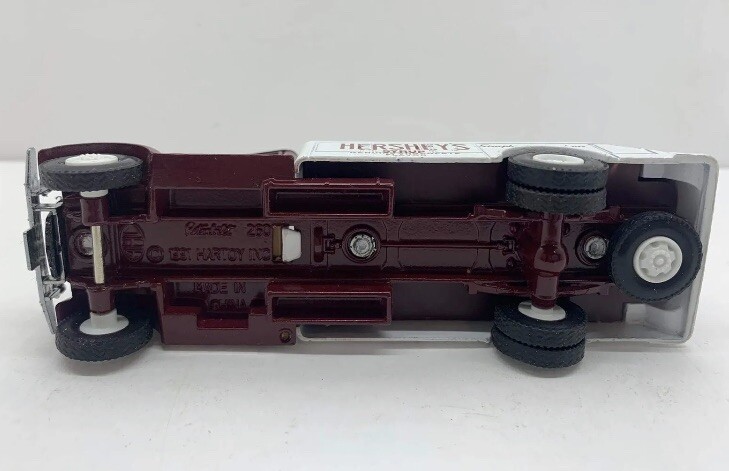 1:64 AHL Hartoy Peterbilt Delivery Truck Car Hershey’s Syrup Diecast Model 1939.