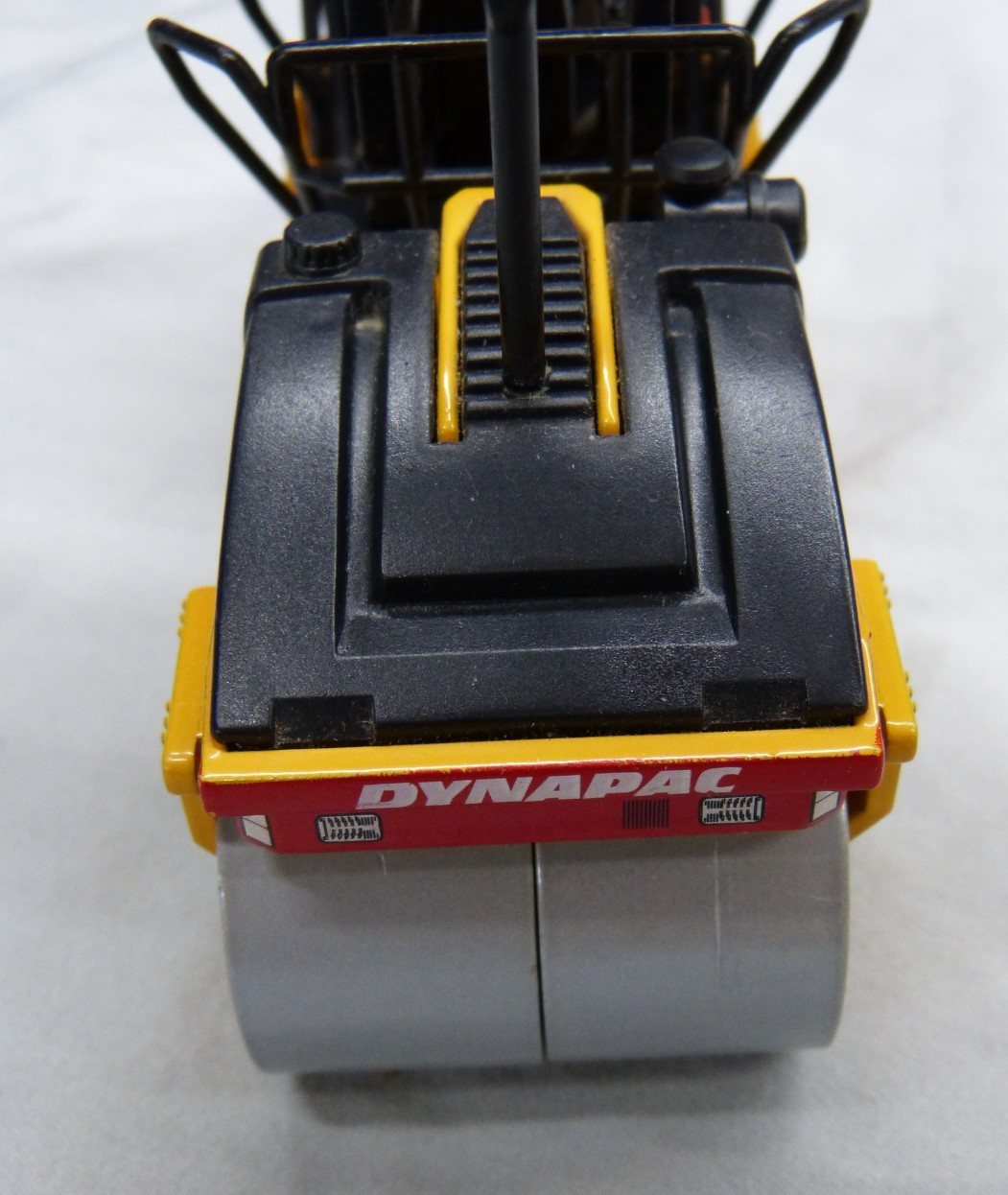 JOAL Dynapac CC232 Vibratory Roller 1/35 Die-Cast Compact Series No Box