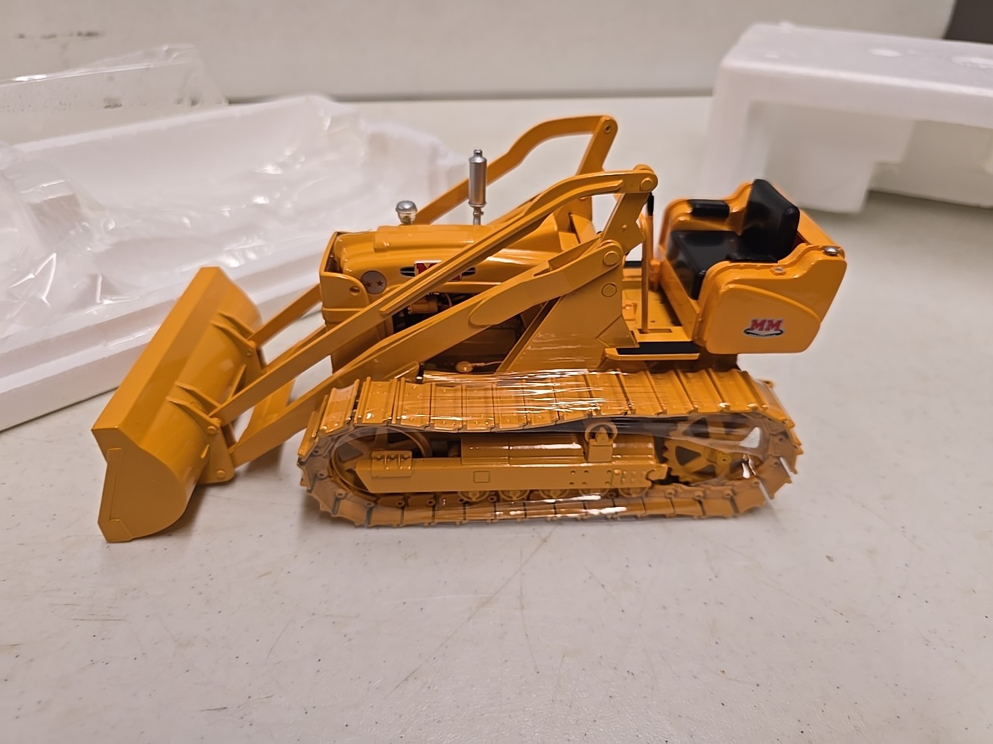 Speccast 1/16 Scale Minneapolis-Moline Two Star Craler With Loader In Box MIB