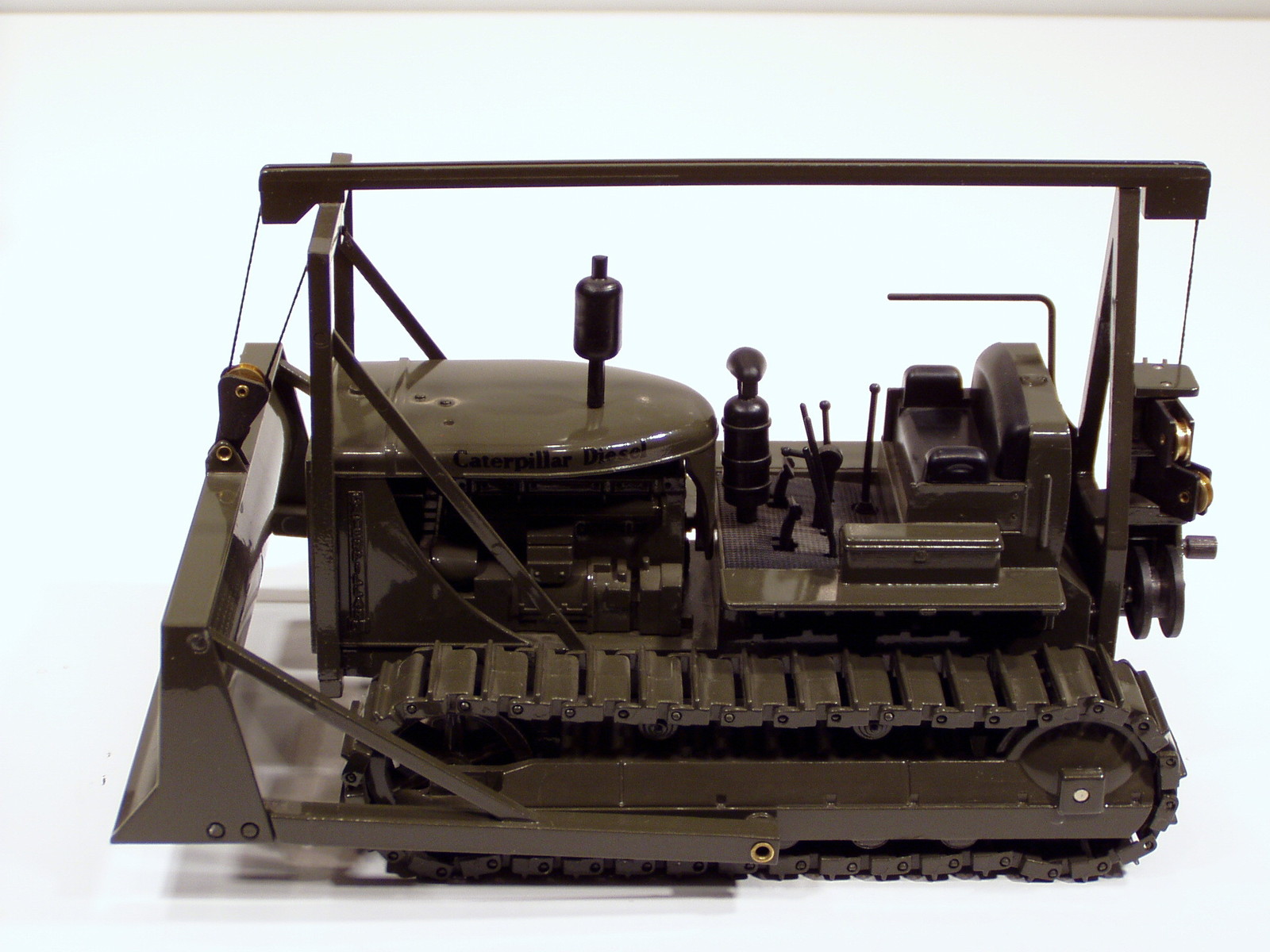 Caterpillar D7 Cable Dozer – “MILITARY GREEN” – NZG #386 – 1/25 – N.MIB