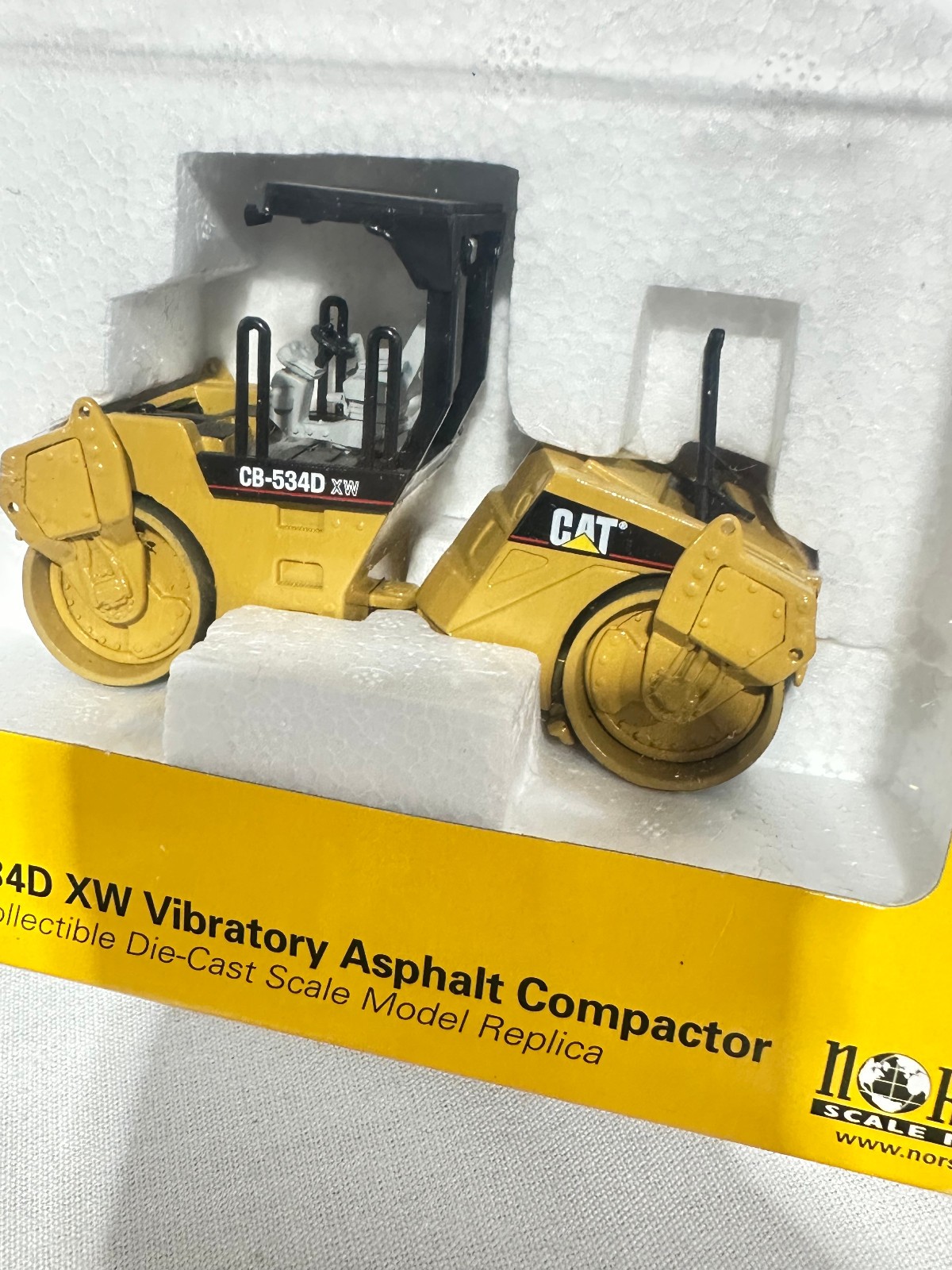 Caterpillar CB-534D XW Vibratory Asphalt Compactor By Norscot 1/50th Scale