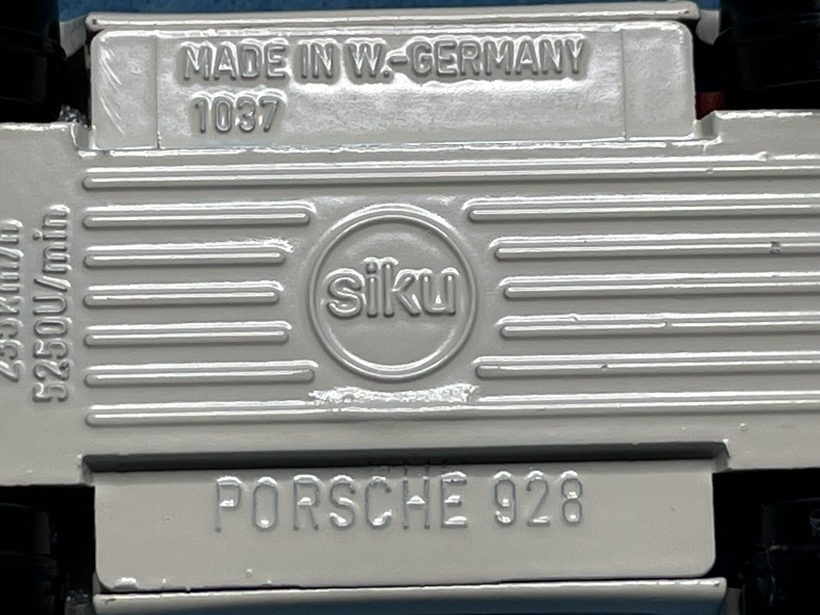 Vintage SIKU West Germany – PORSCHE 928 – NOTARZT – Police – No. 1037 – NOS