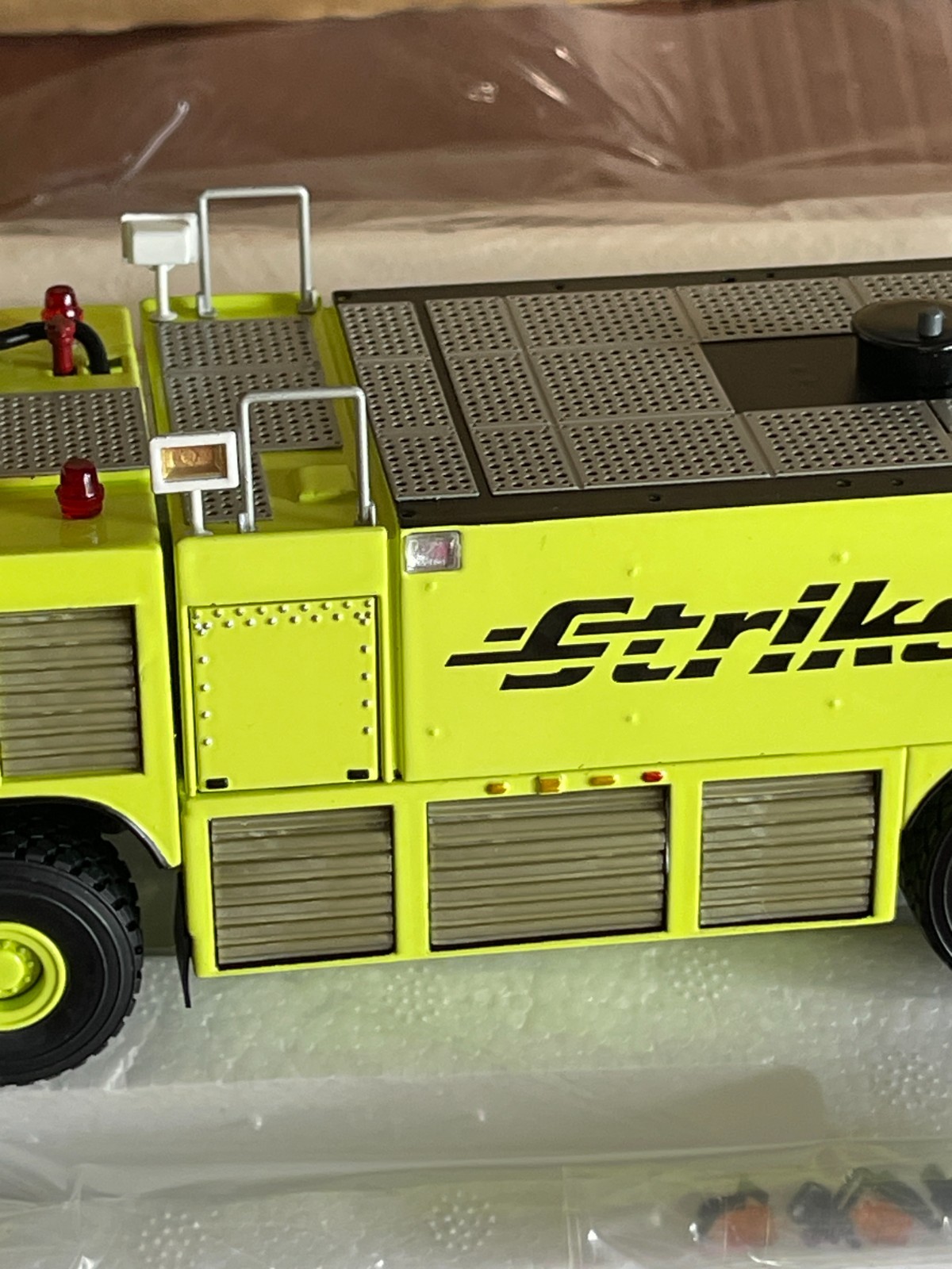 Oshkosh Striker 3000 ARFF TWH 078-1088 Airport Emergency Vehicle