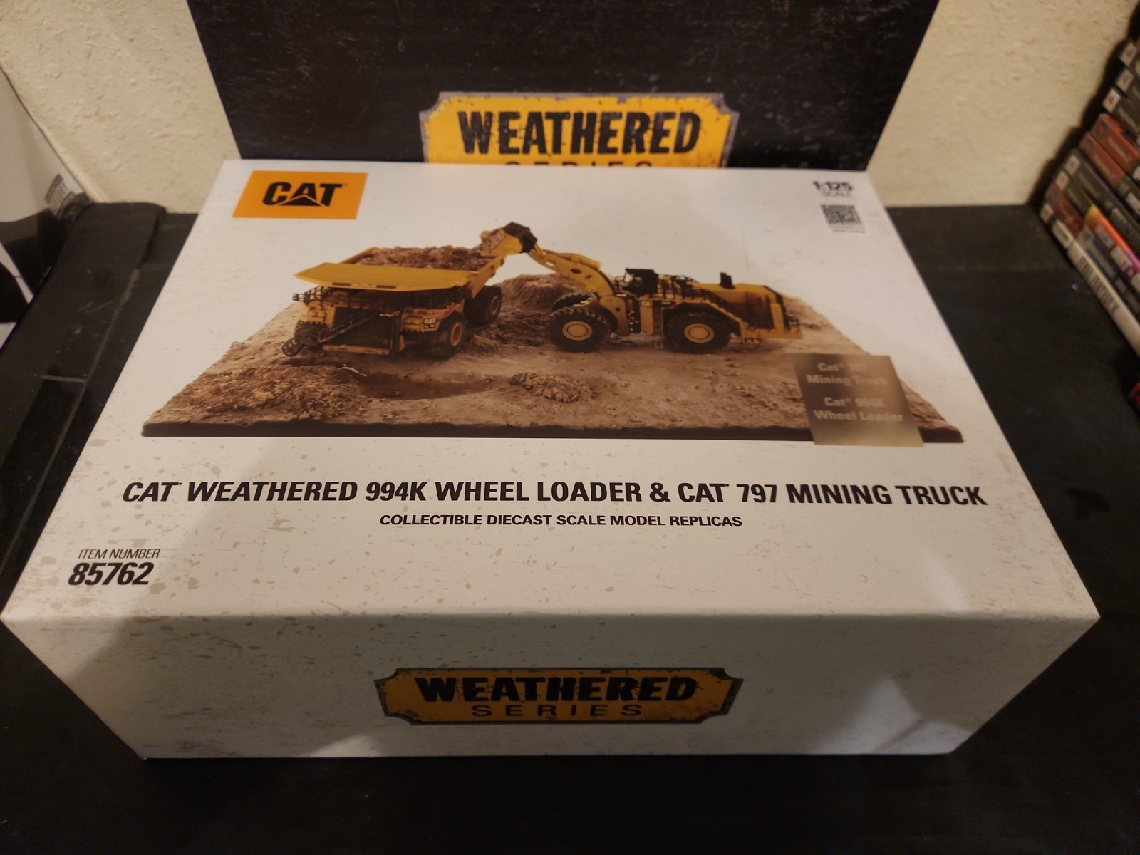 1:125 CAT WEATHERED 994K WHEEL LOADER & 797F MINING TRUCK DIECAST MASTERS 85762