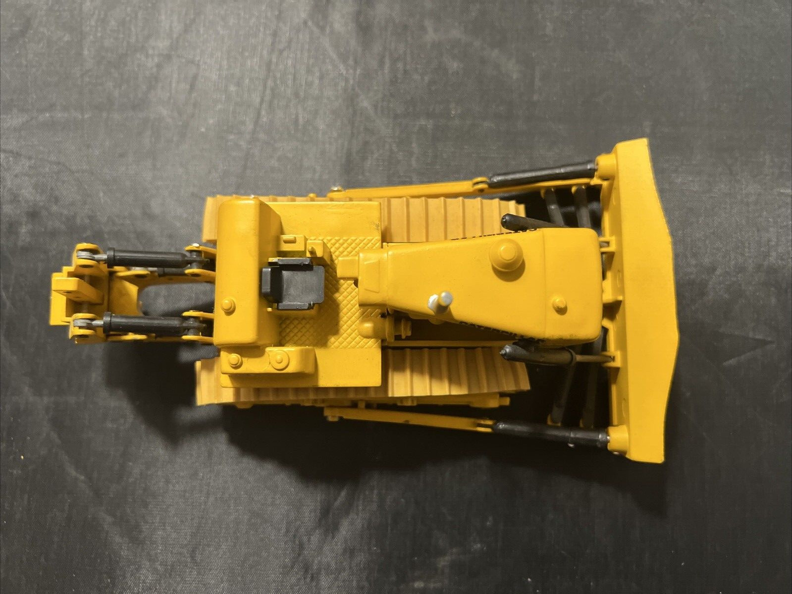 Caterpillar Cat D9G Dozer Ripper Conrad 1:50 Launch Edition