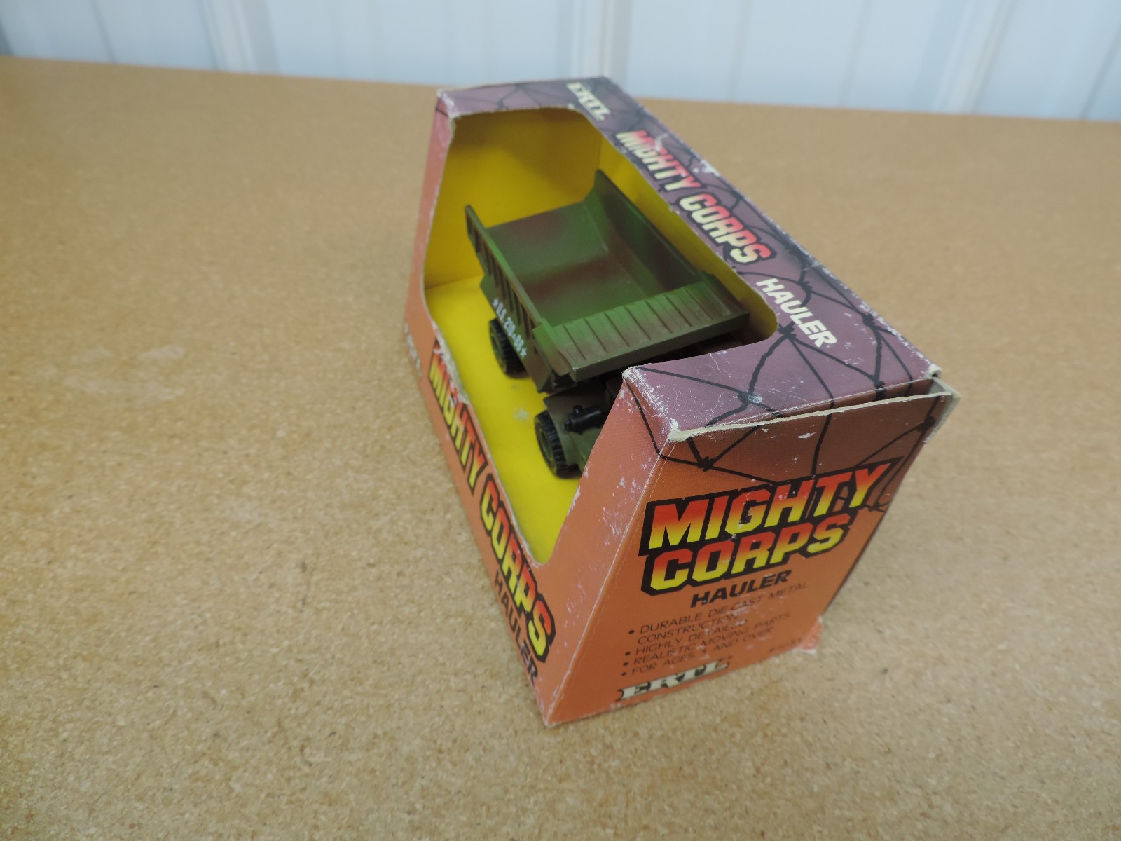 ERTL Mighty Corps Dump Truck Hauler 1/64 toy construction cat diecast B17Z