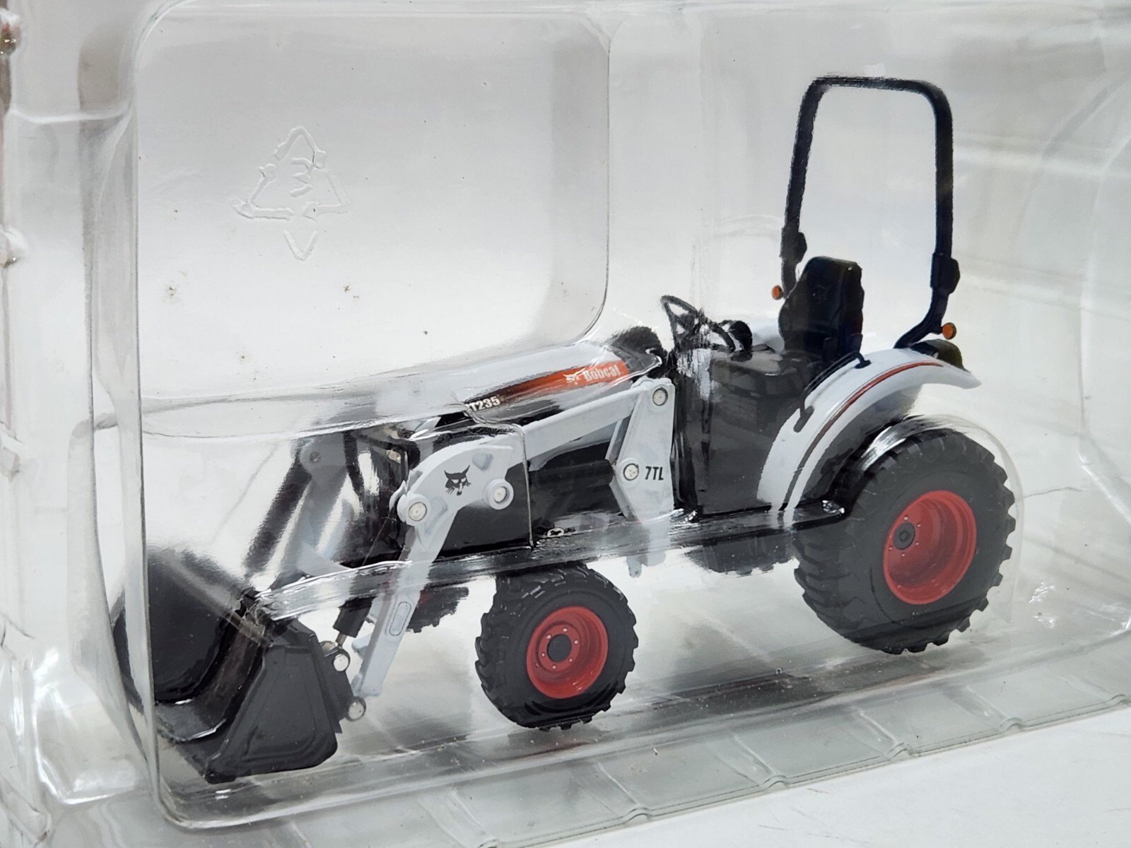 Bobcat CT235 Compact Utility Tractor By Bobcat / Norscot / Ertl 1/25 Scale
