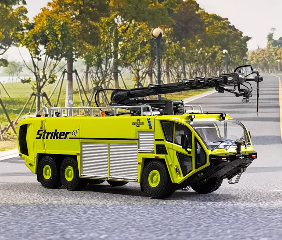 1:50 27CM Striker 3000 Airport Fire Engine Truck Construct Machine Diecast Model