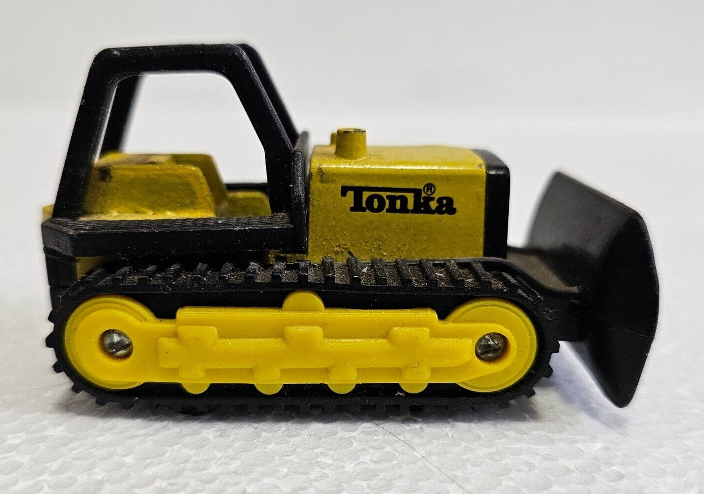 Vintage TONKA MINI BULLDOZER Manufactured in 1994 – Diecast & Plastic 3 1/4″ L
