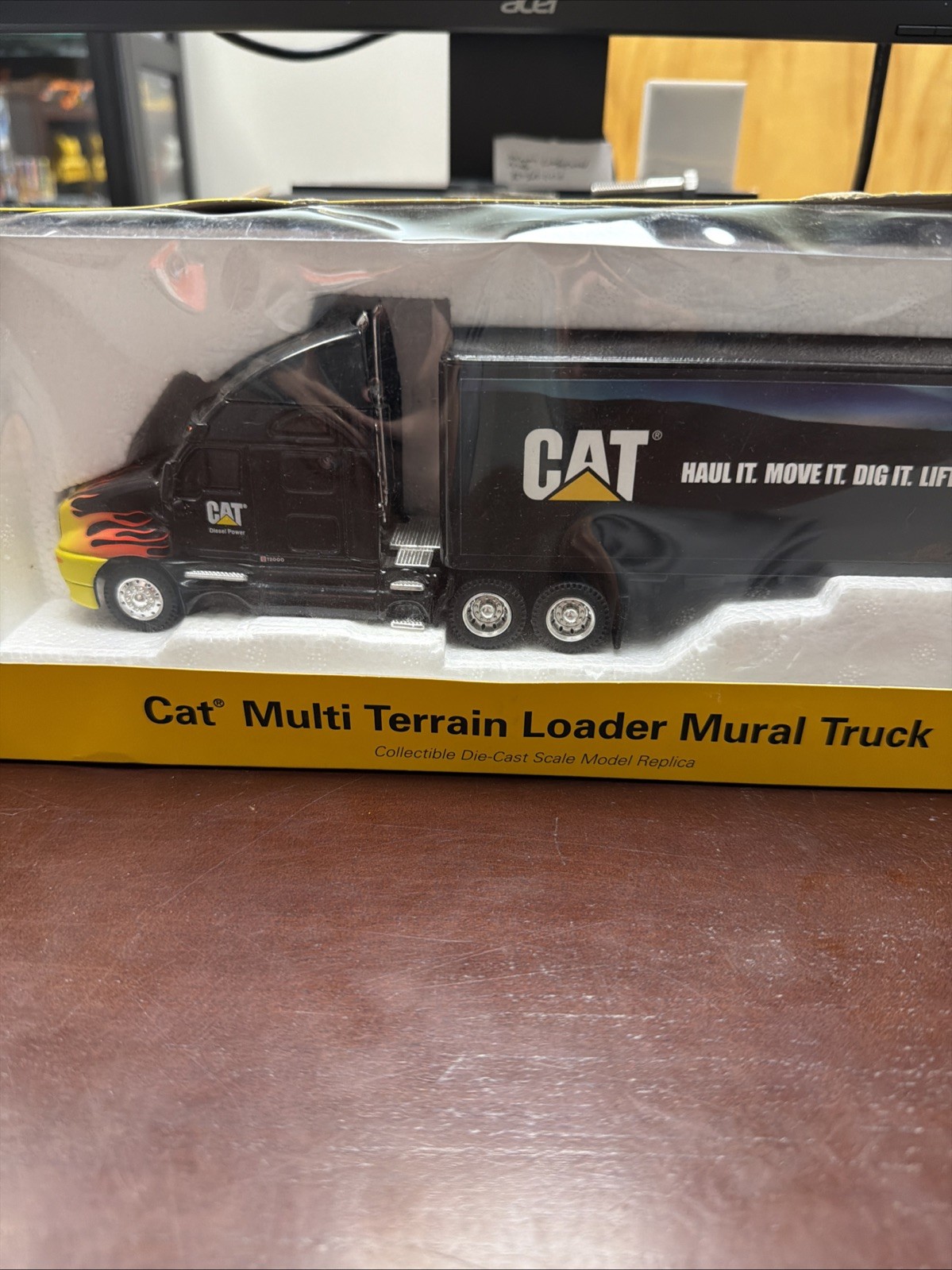 1:50 CAT Multi Terrain Loader Mural Truck Diecast Replica – Norscot