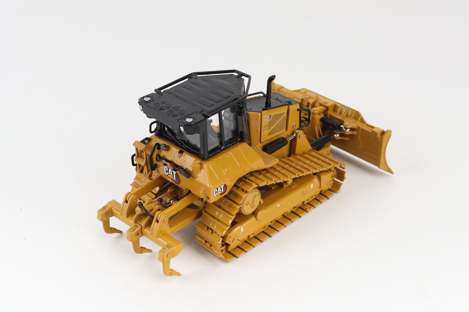 DM 1:50 CAT D5 LGP Foldable Blade Alloy Model 85752