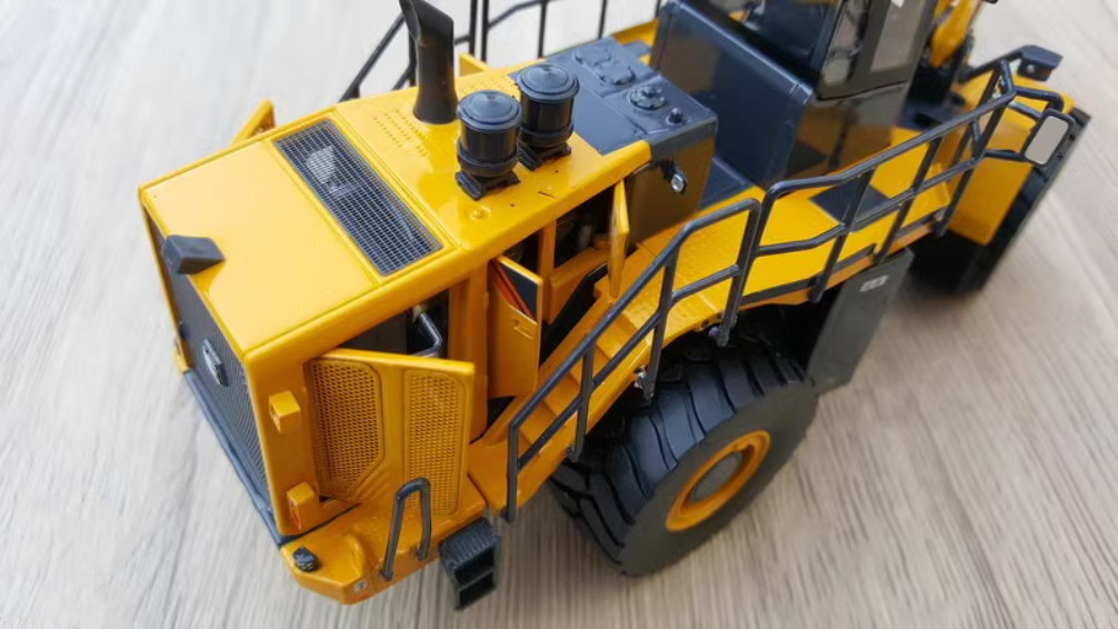 1:50 24CM LIUGONG 8128H Wheel Loader Construction Machine Vehicle Diecast Model
