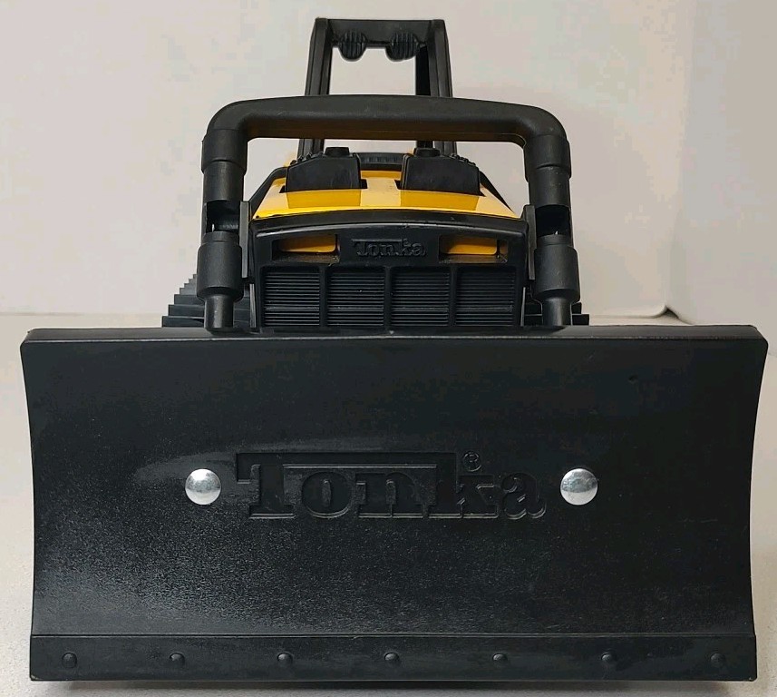 Tonka Bulldozer M-7461 Steel Classics Dozer M-7461 Pressed Steel Plastic