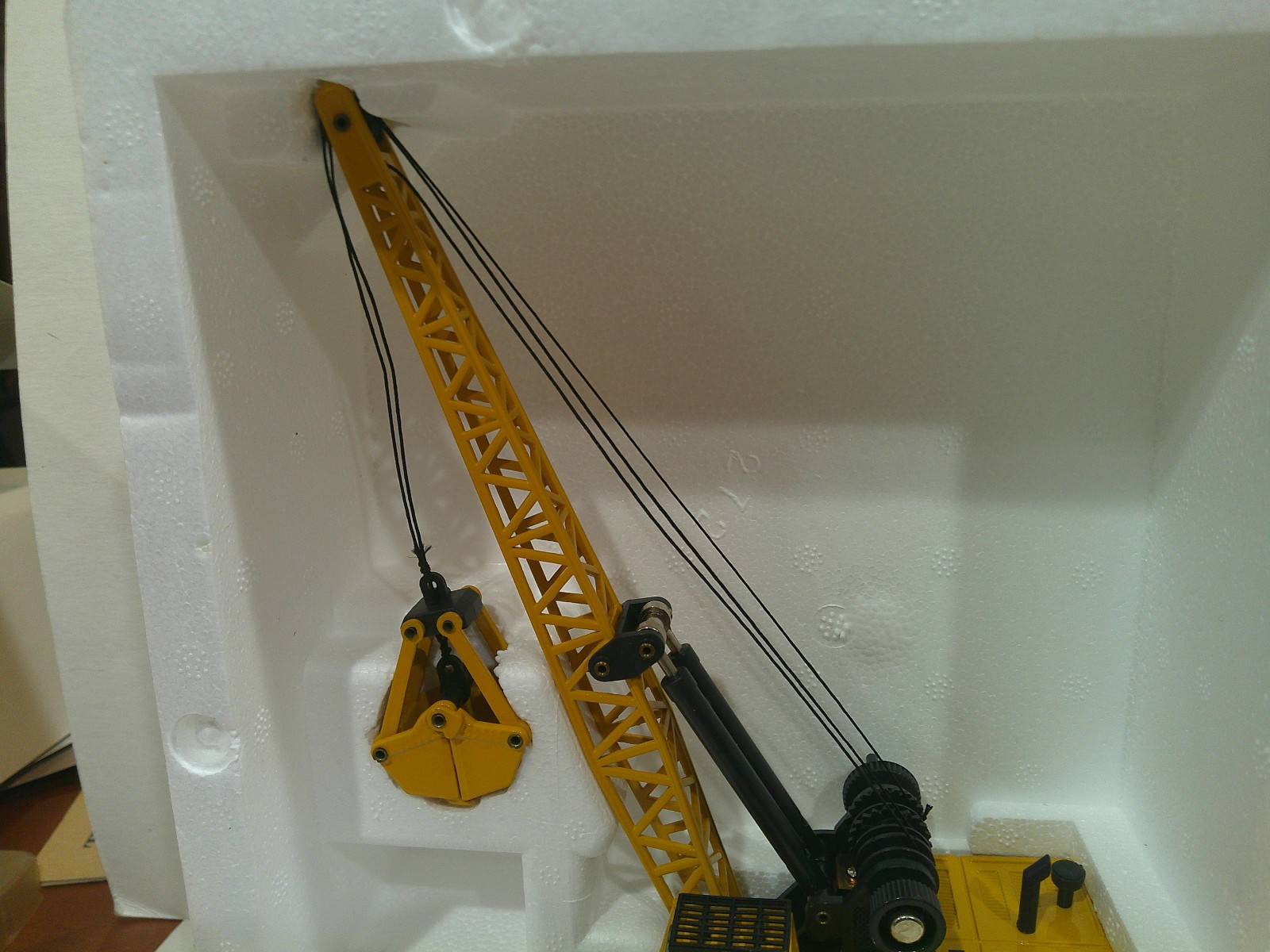 JOAL Compact 272 Digging Crane #272 1:50 Scale Yellow Good++ Box