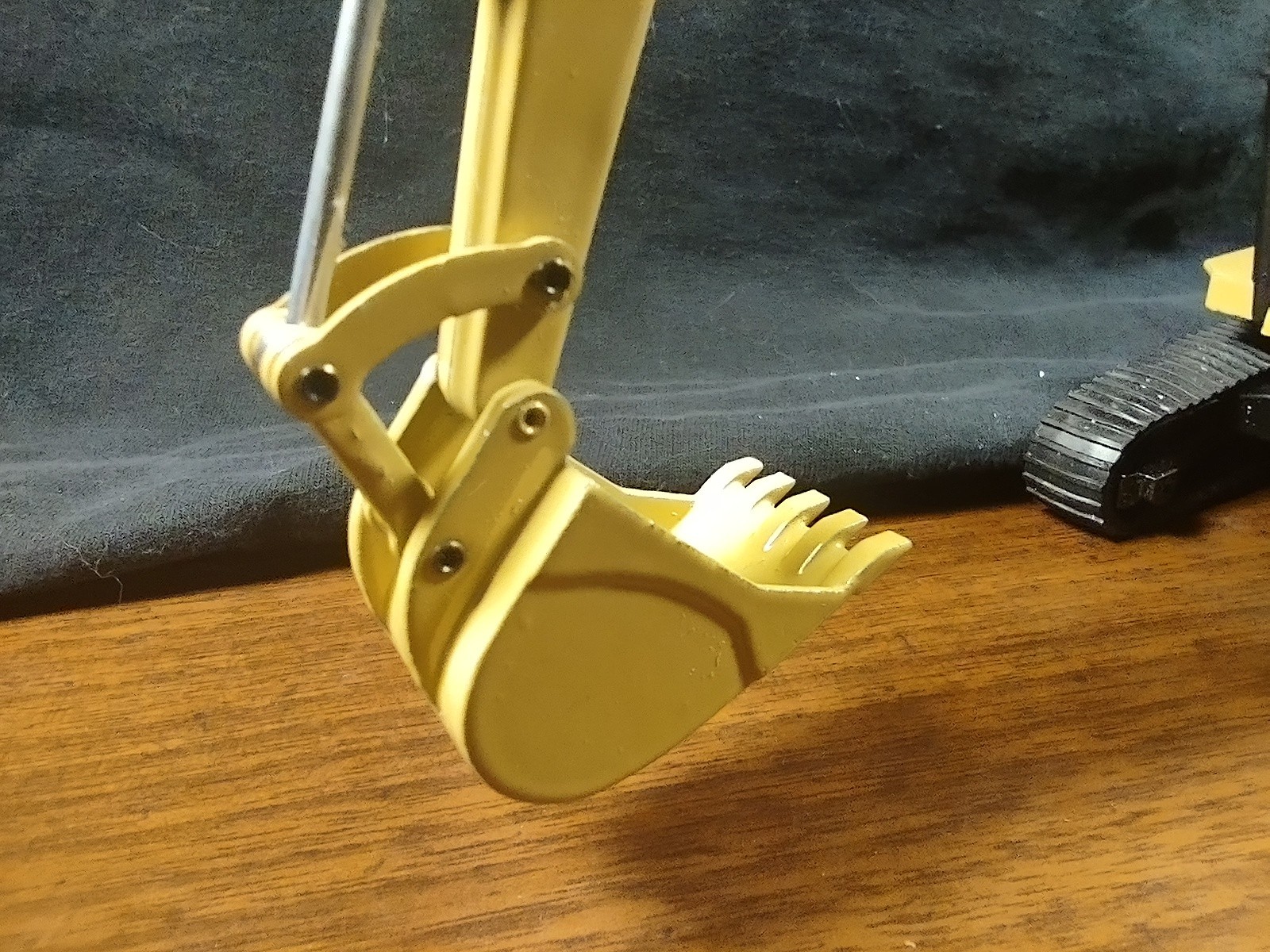 1978 JOAL Excavator CAT C-225 1:70 Scale Made in Spain looks to be in new cond.